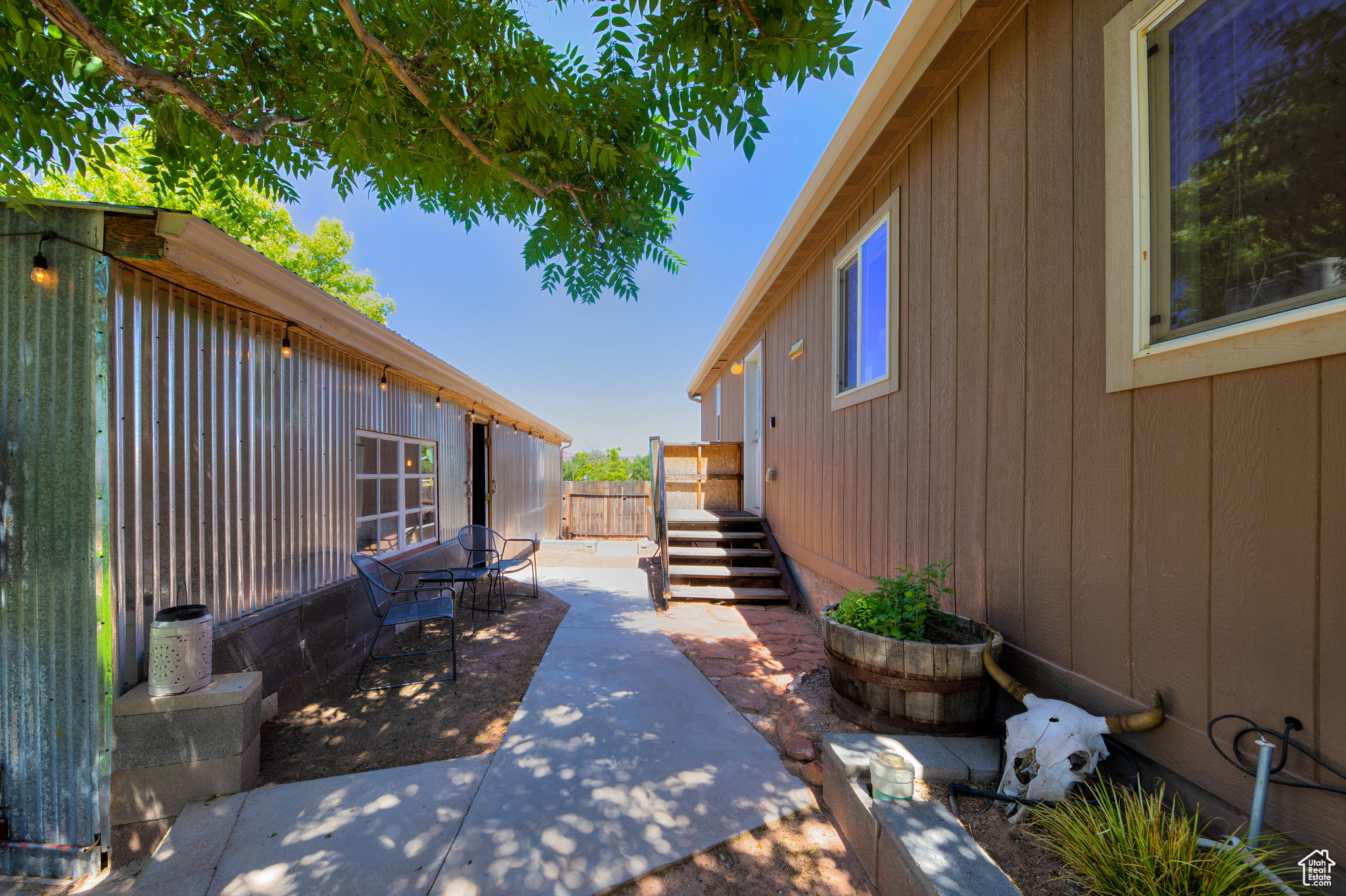 1196 MURPHY LN