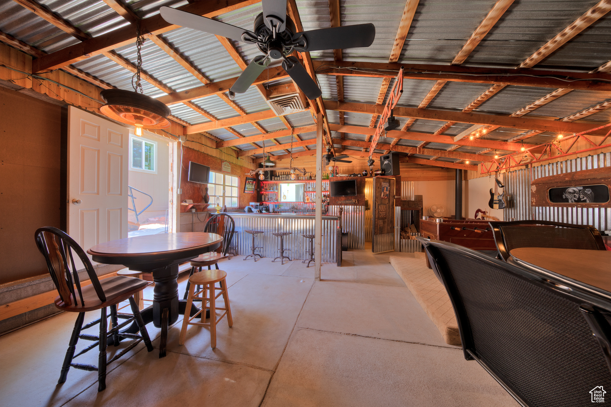 1196 MURPHY LN