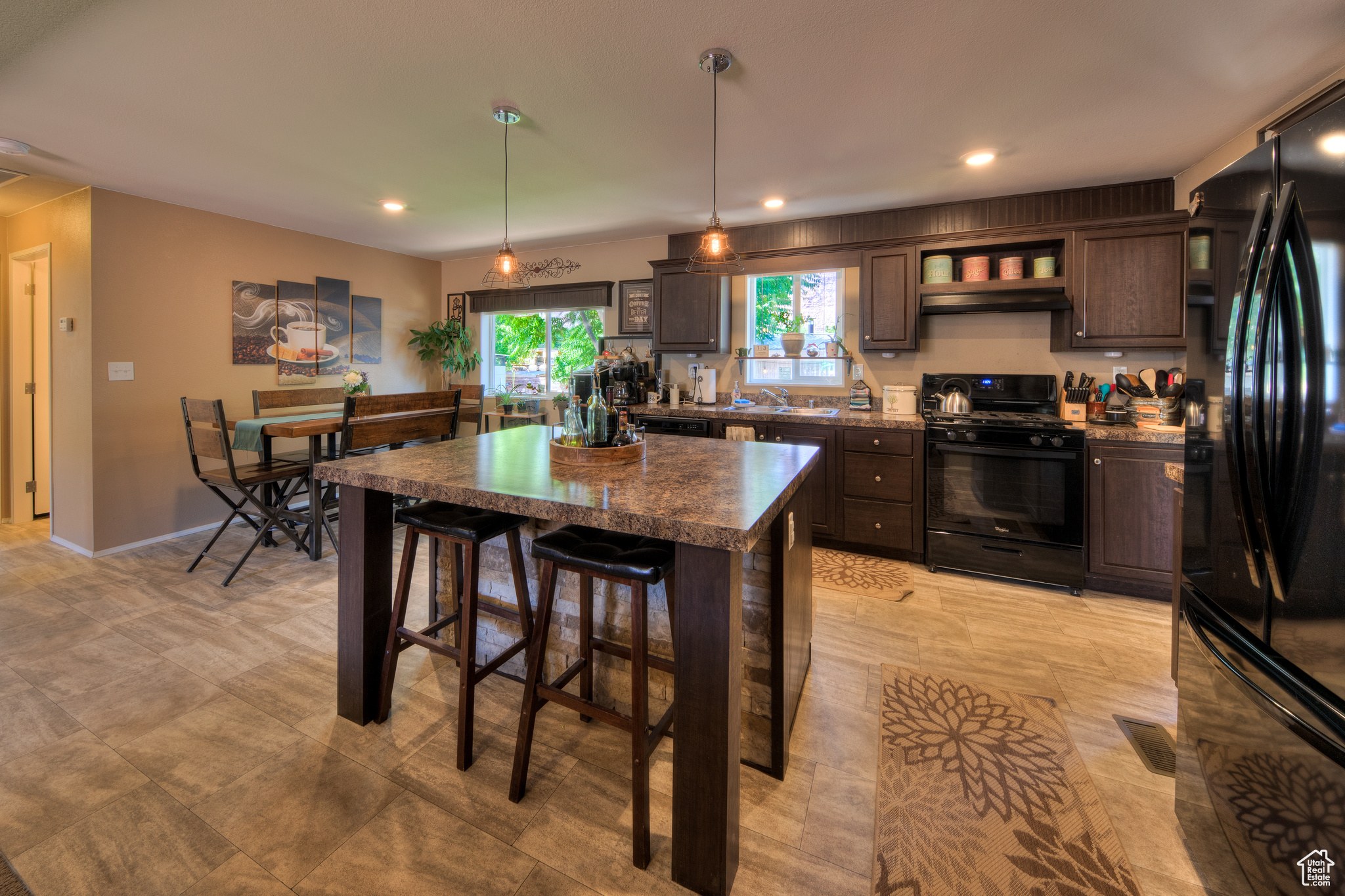 1196 MURPHY LN