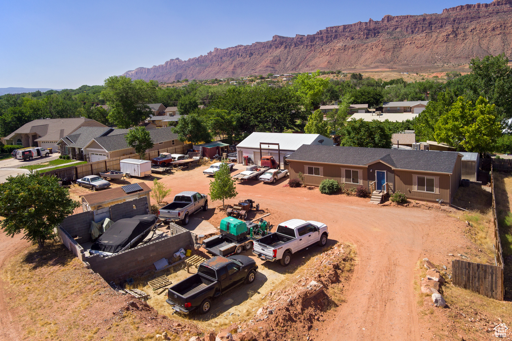 1196 MURPHY LN