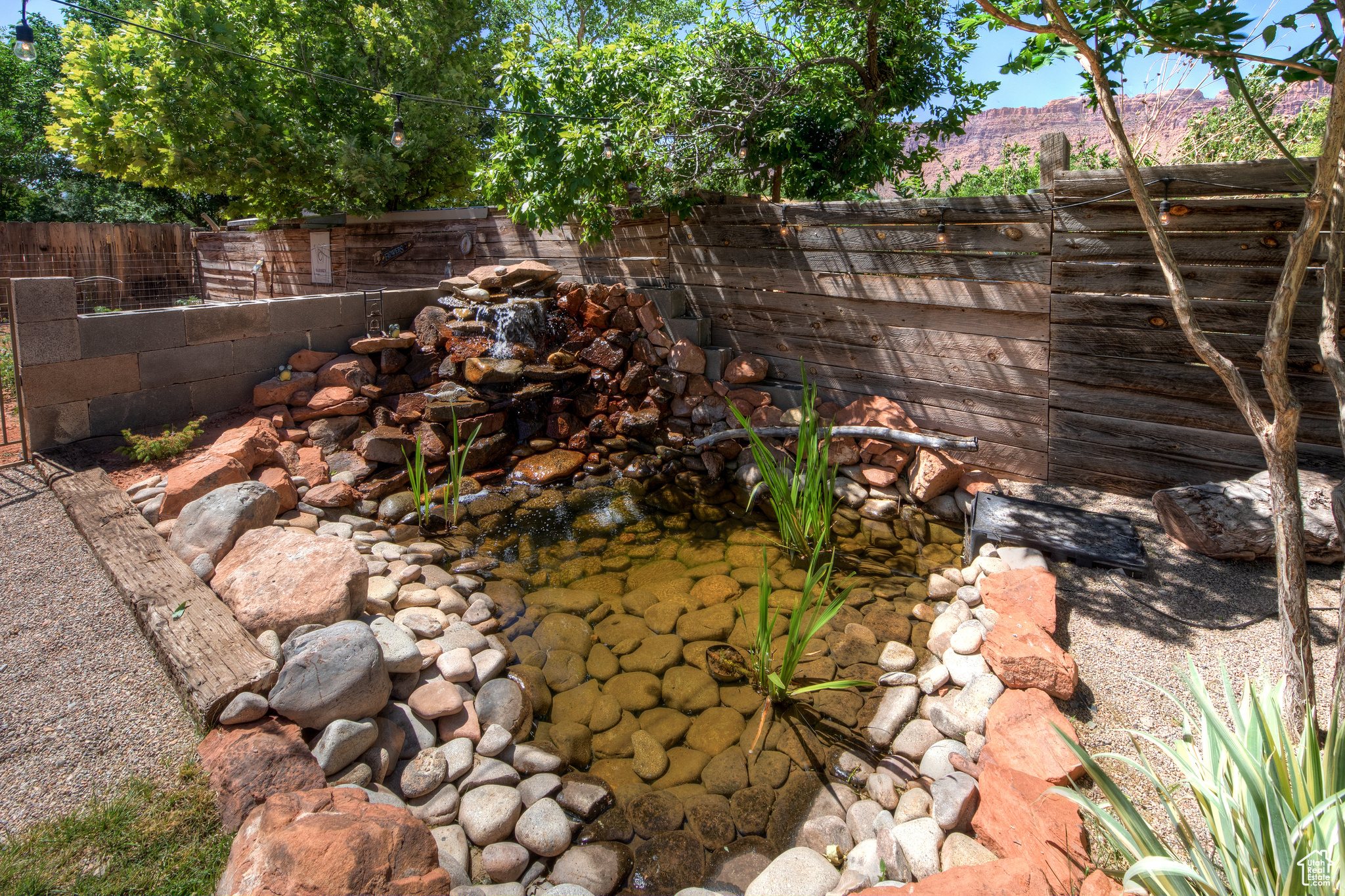 1196 MURPHY LN