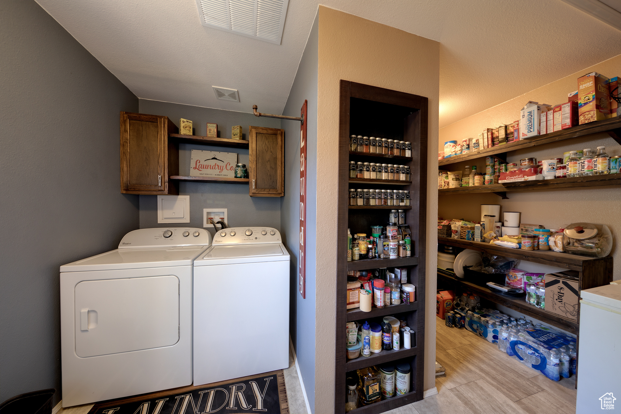 1196 MURPHY LN