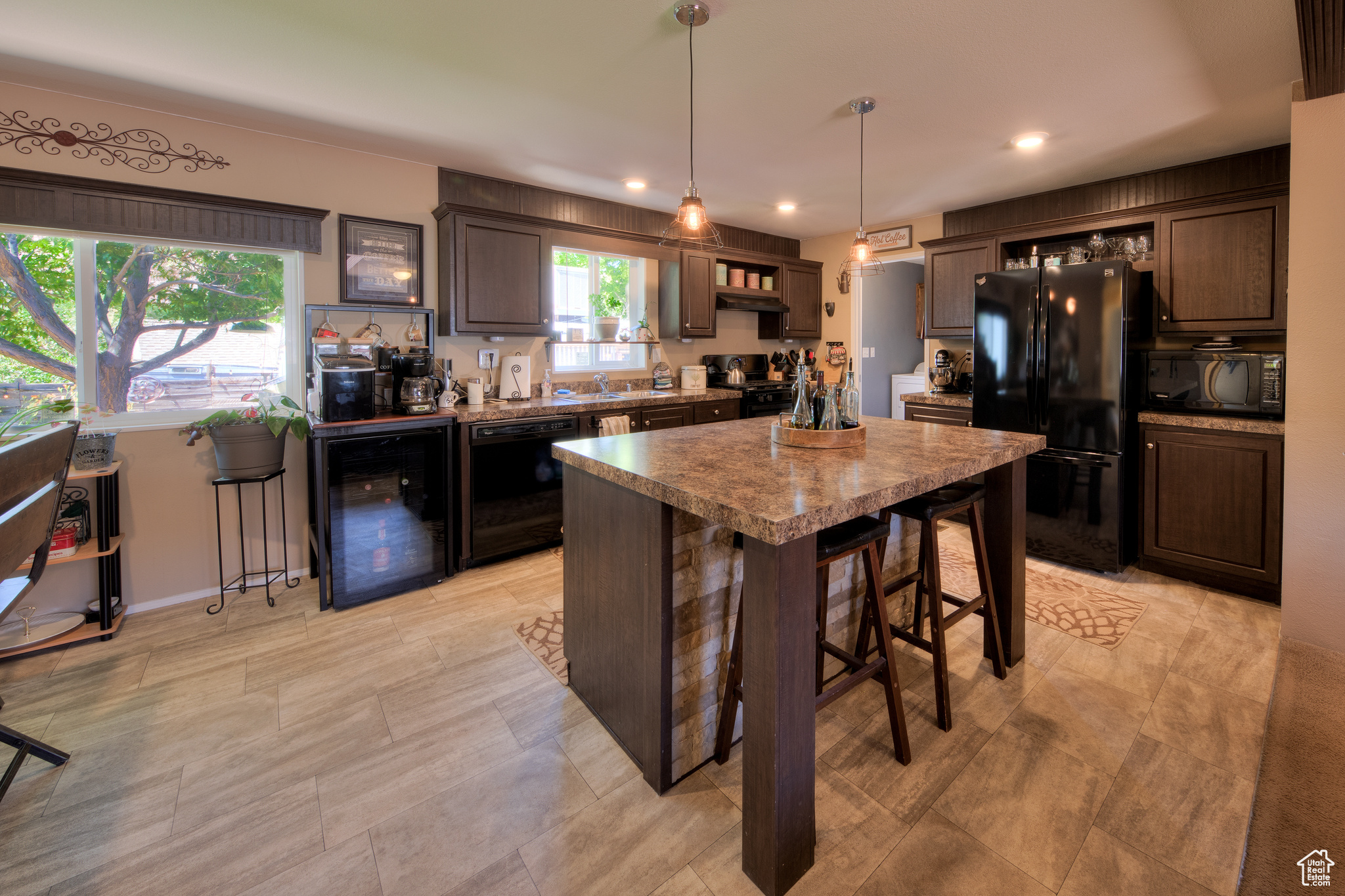 1196 MURPHY LN