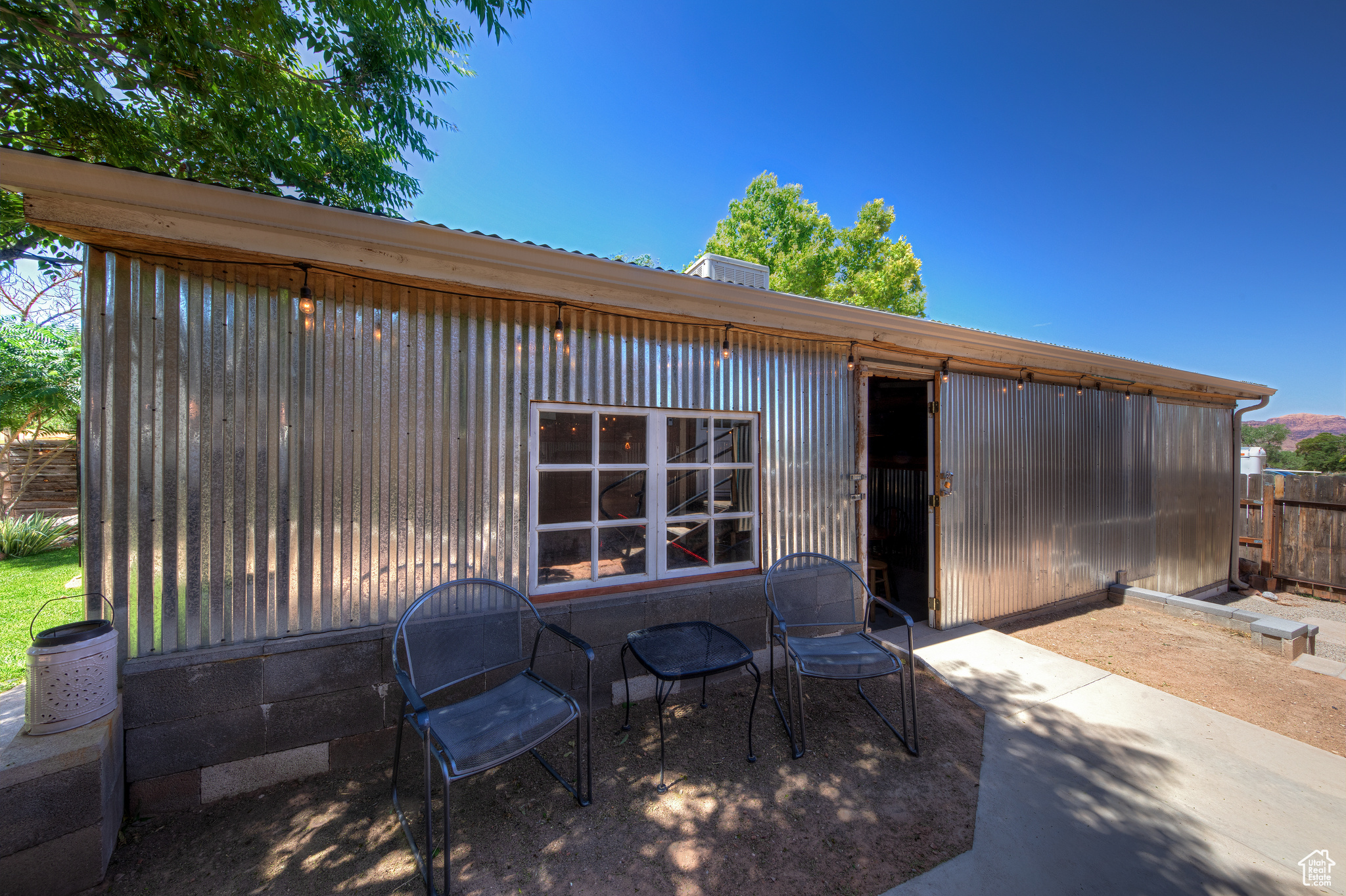 1196 MURPHY LN