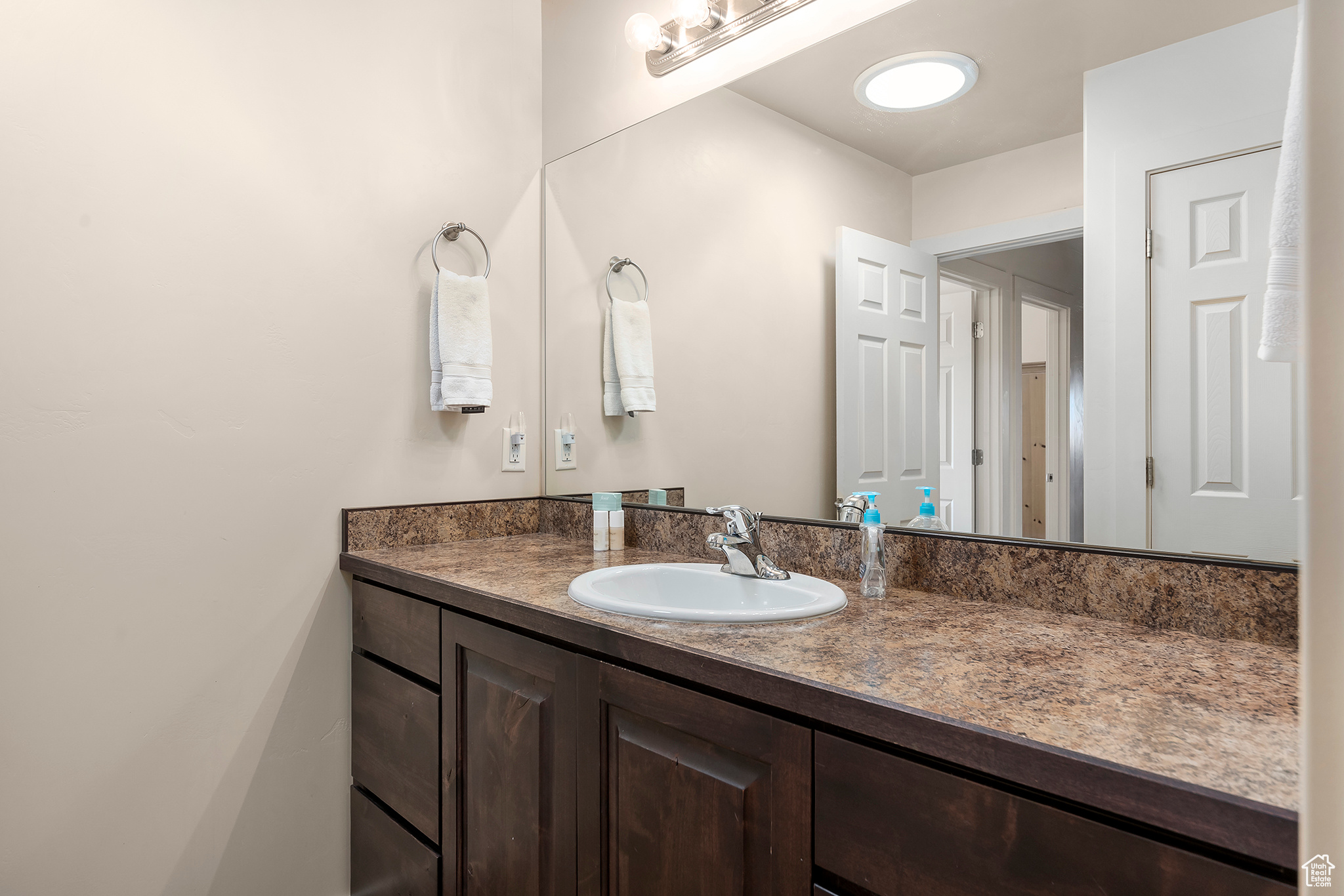 3862 DESERT WILLOW CIR #6-A8