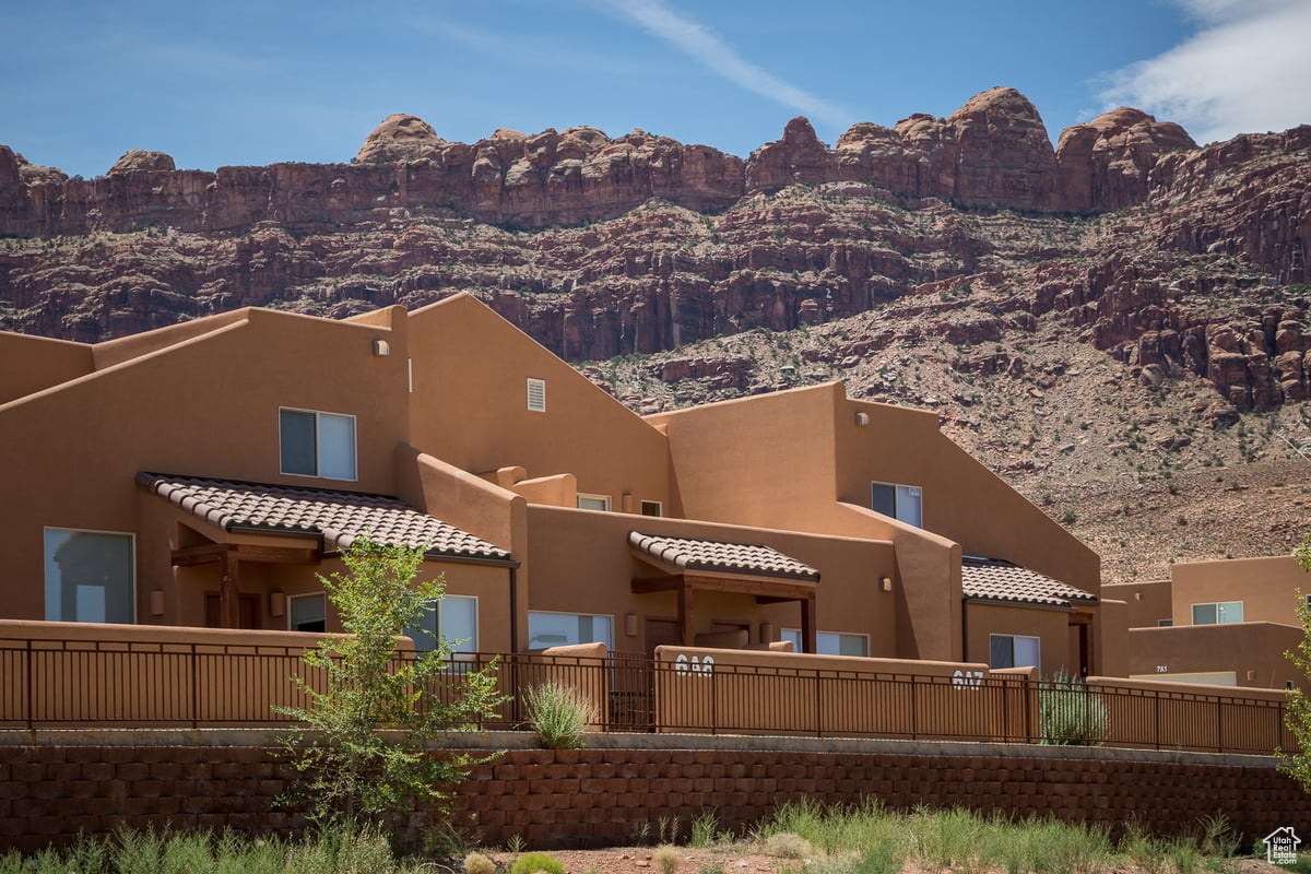 3862 DESERT WILLOW CIR #6-A8