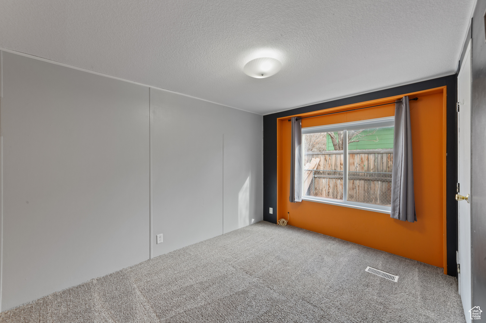 112 ARBOR DR