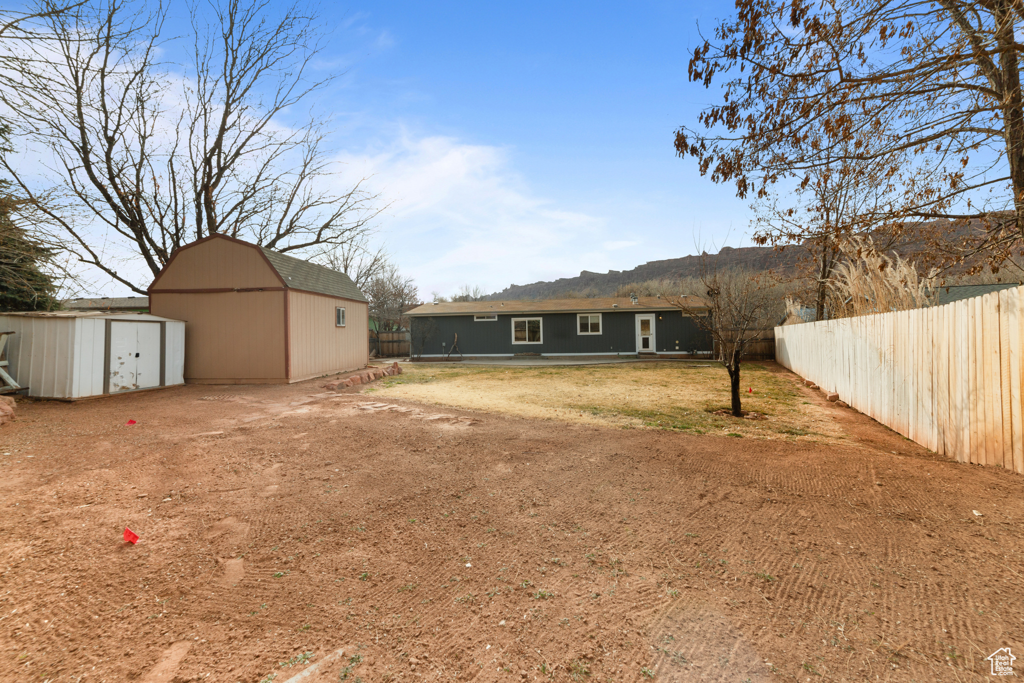 112 ARBOR DR