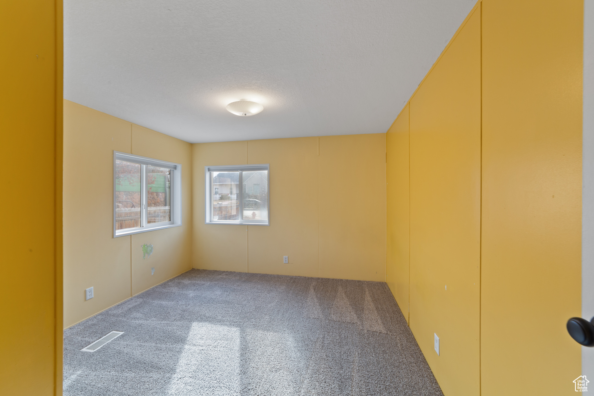 112 ARBOR DR