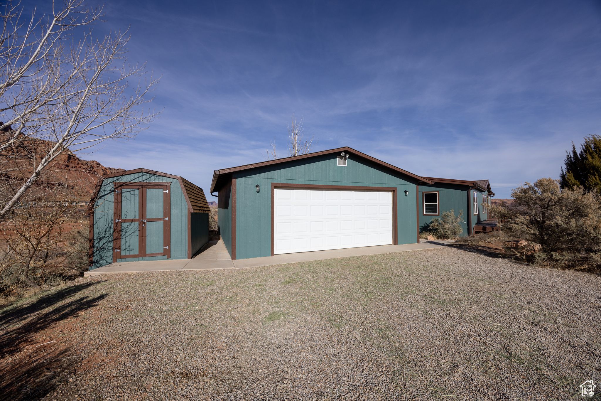 2824 S ANGEL ROCK RD