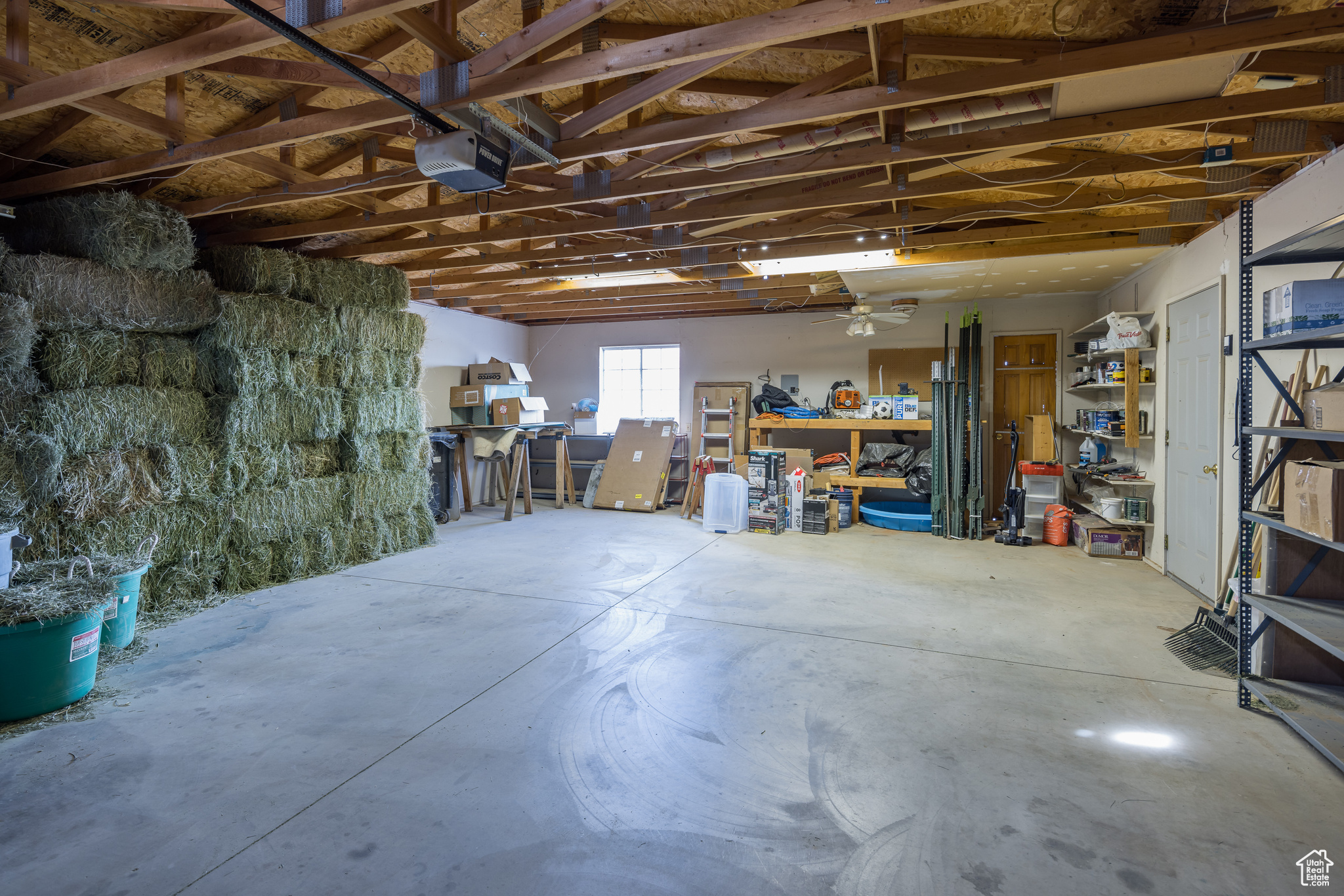 2824 S ANGEL ROCK RD