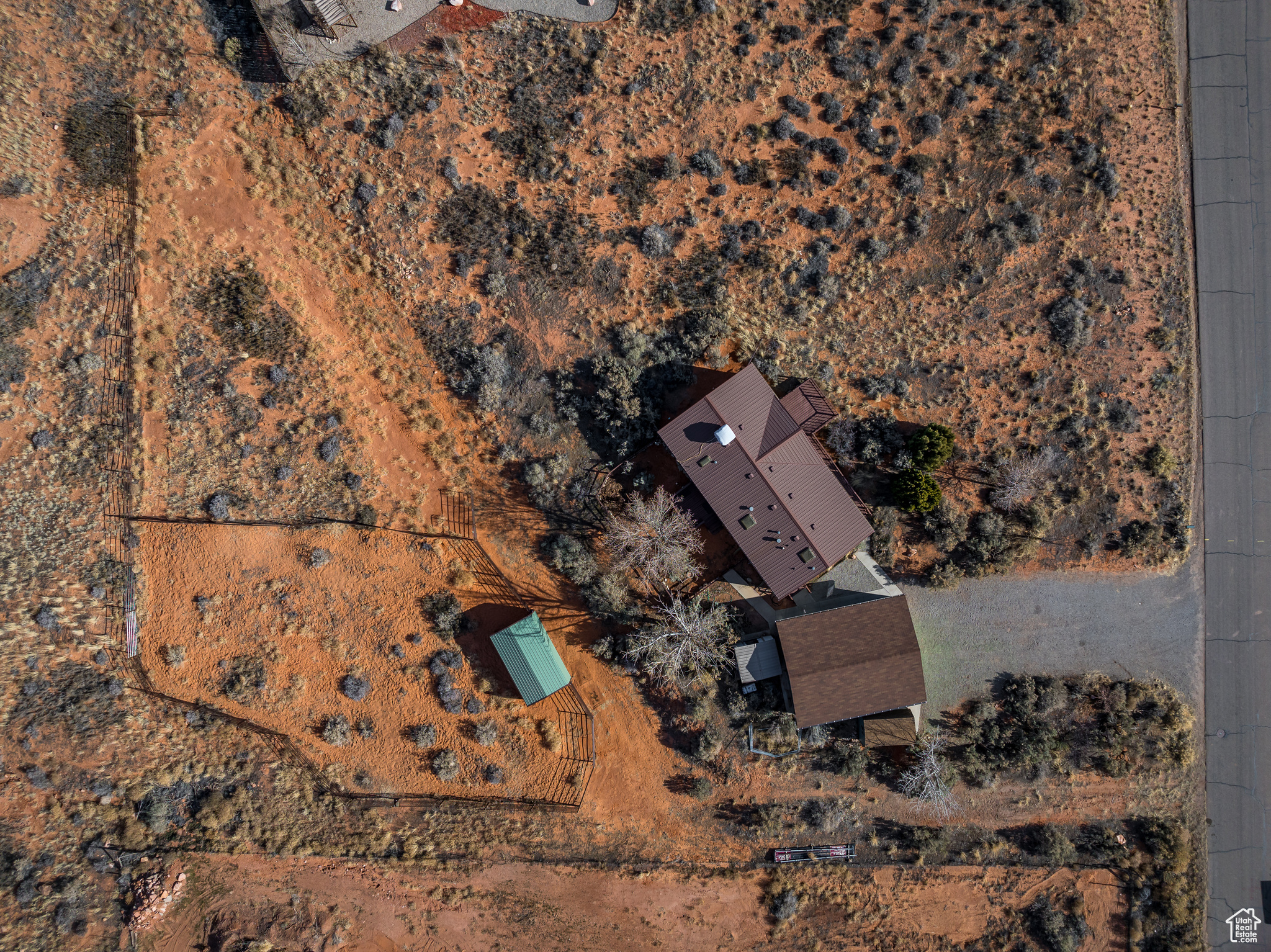 2824 S ANGEL ROCK RD