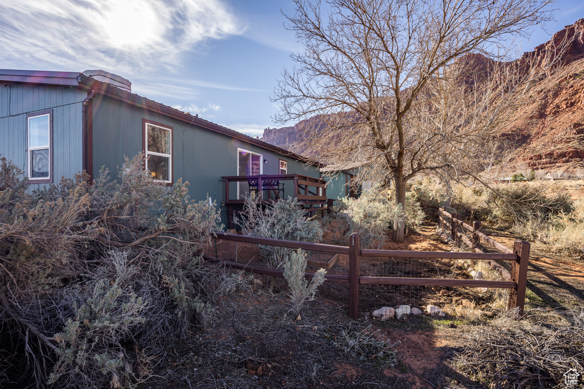 2824 S ANGEL ROCK RD