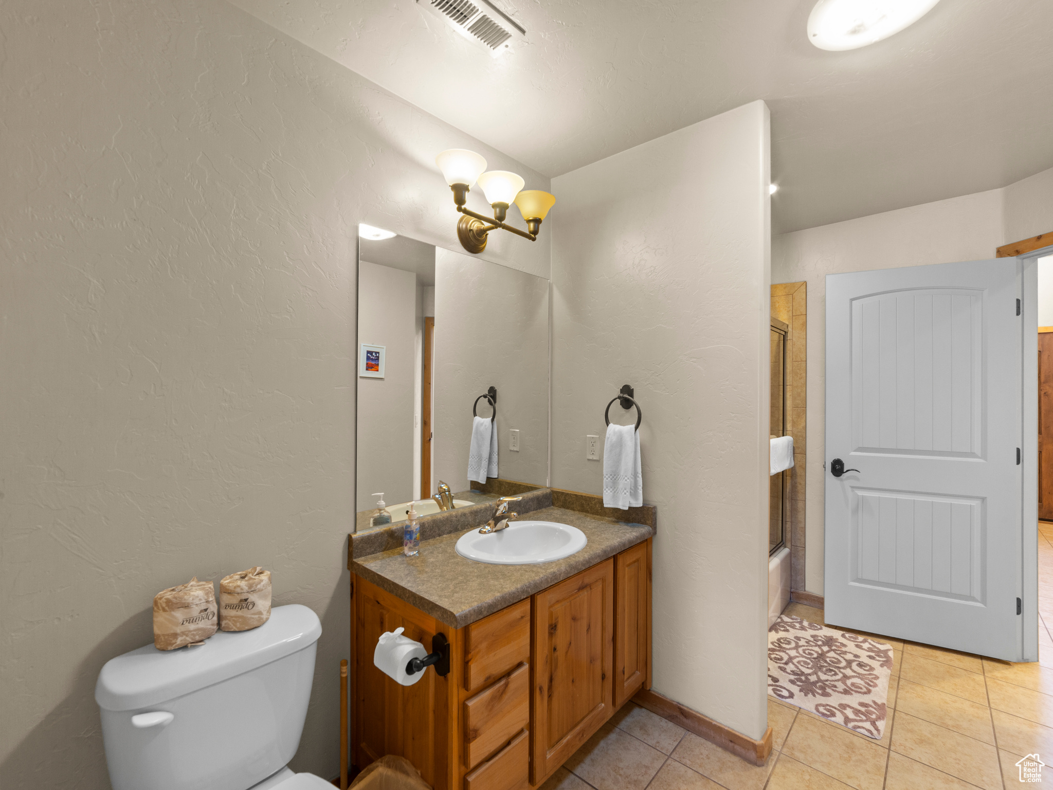 2 DESERT WIND DR #2