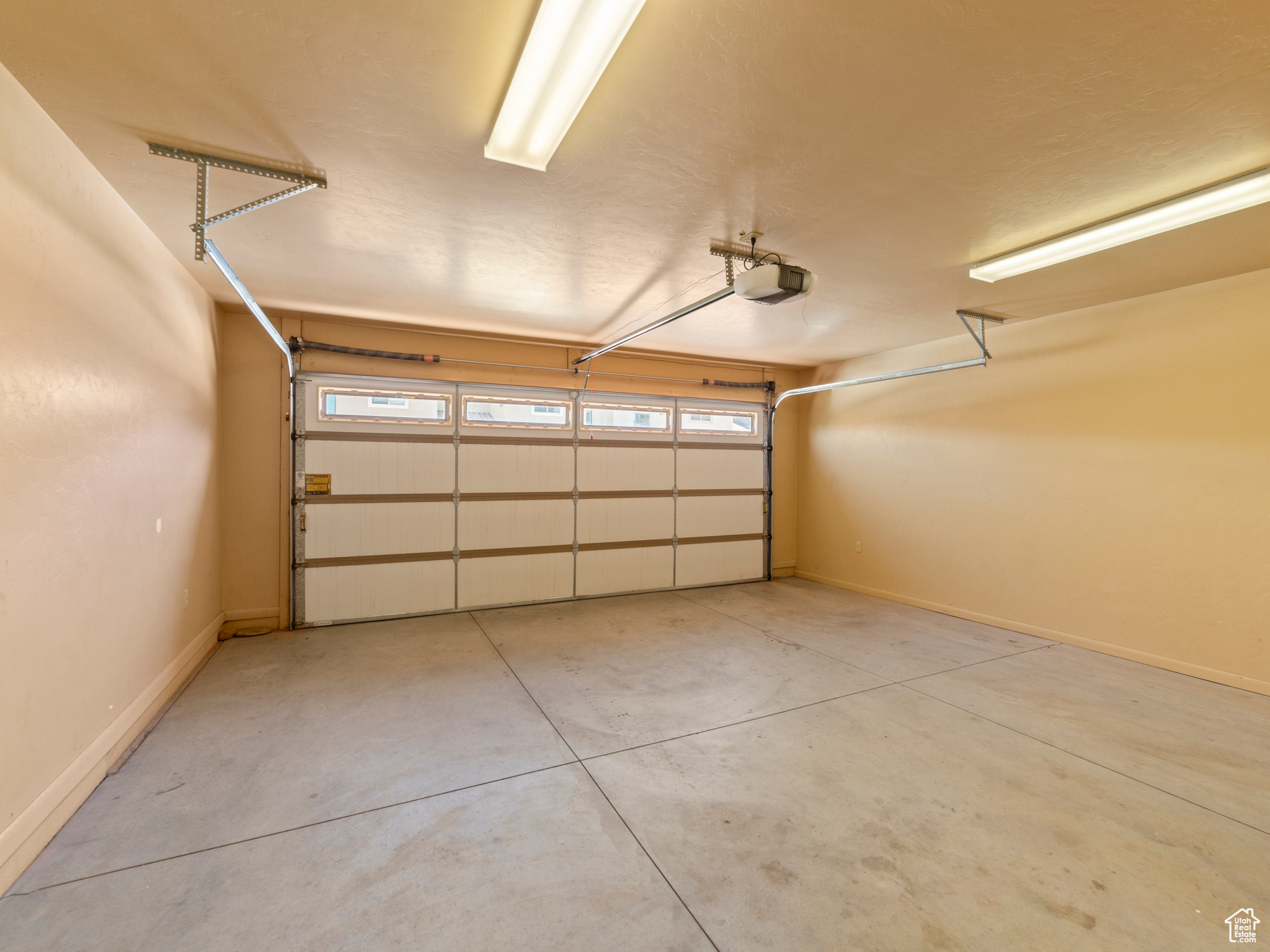 2 DESERT WIND DR #2