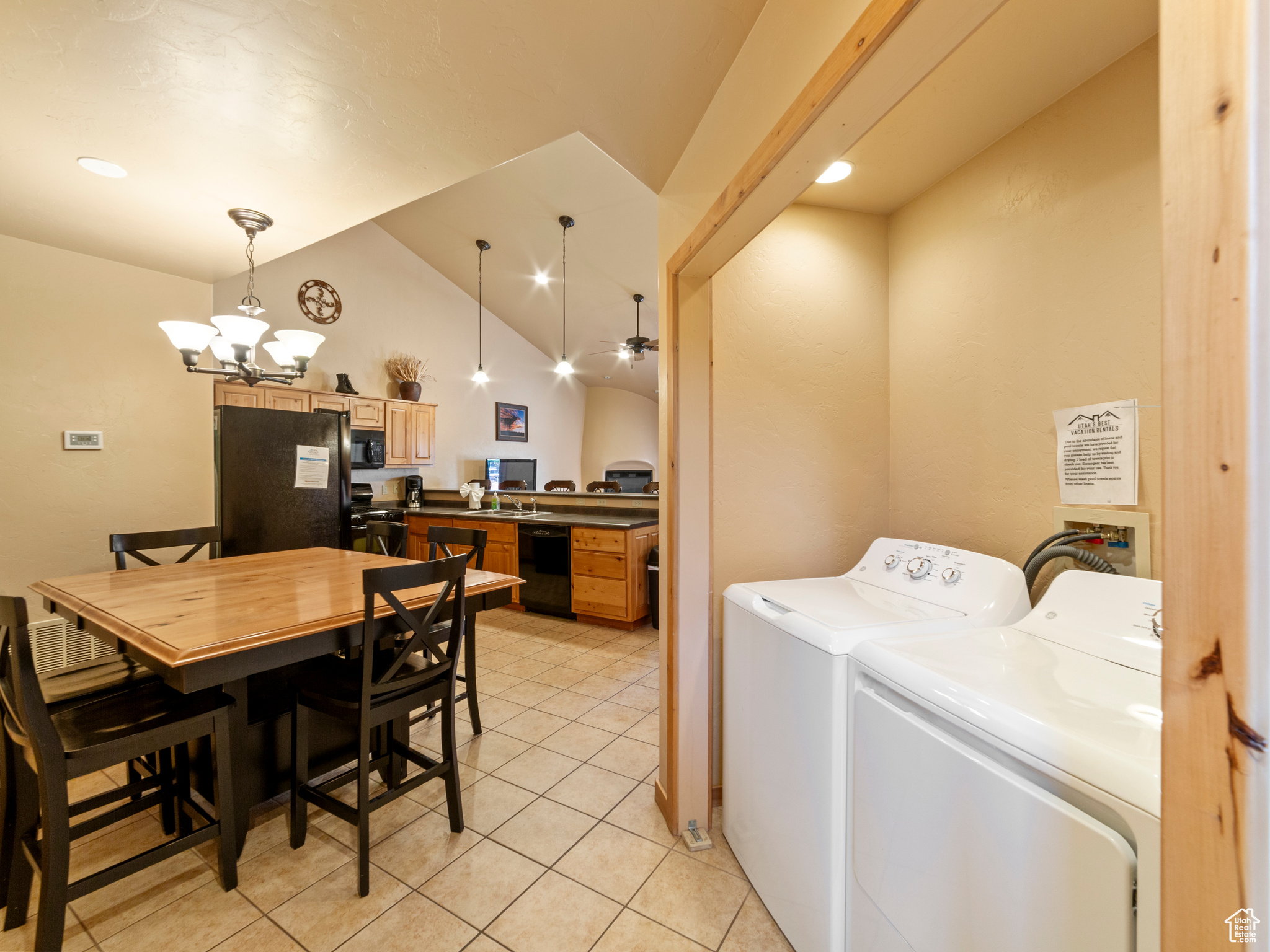 2 DESERT WIND DR #2