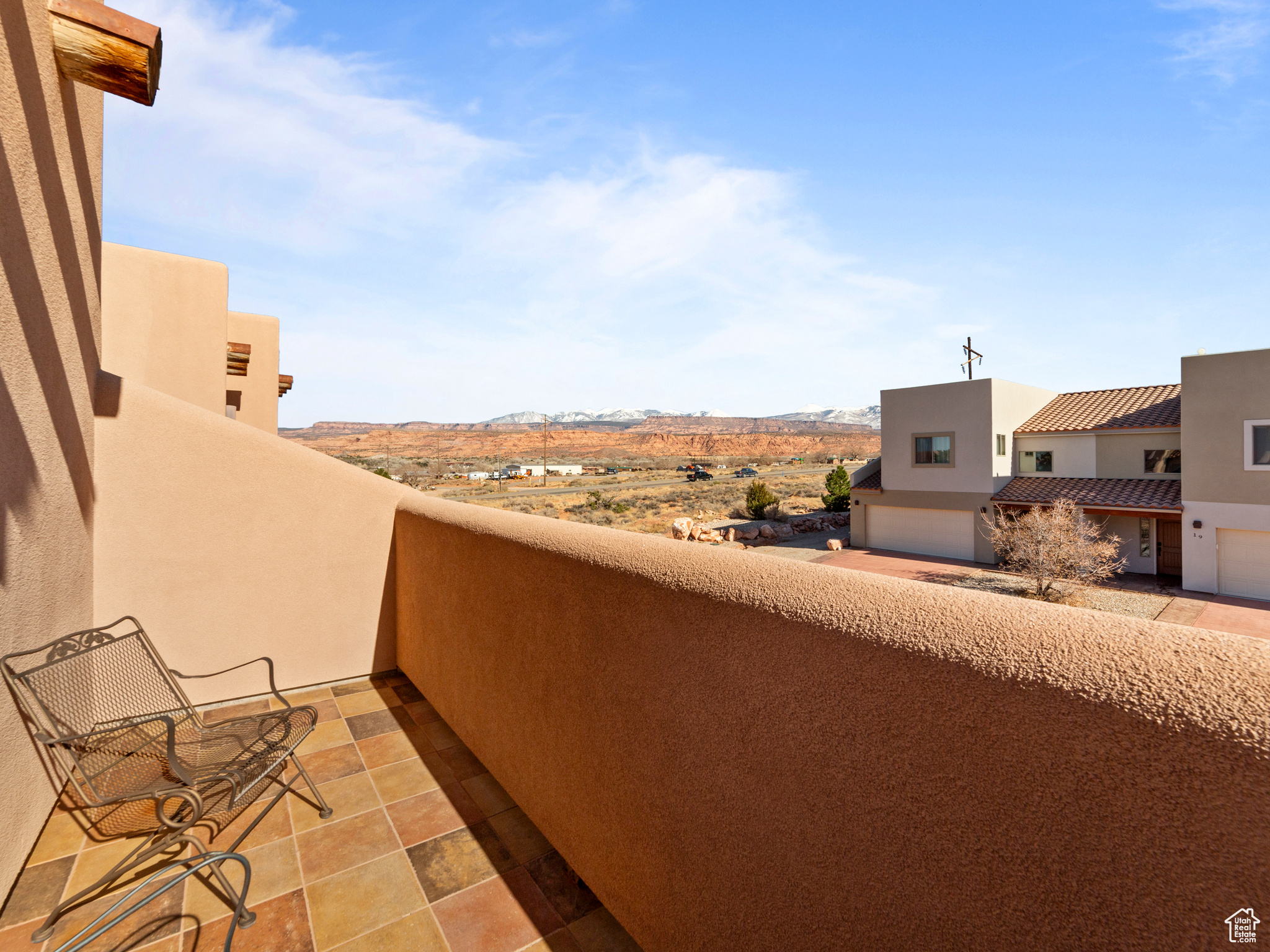 2 DESERT WIND DR #2