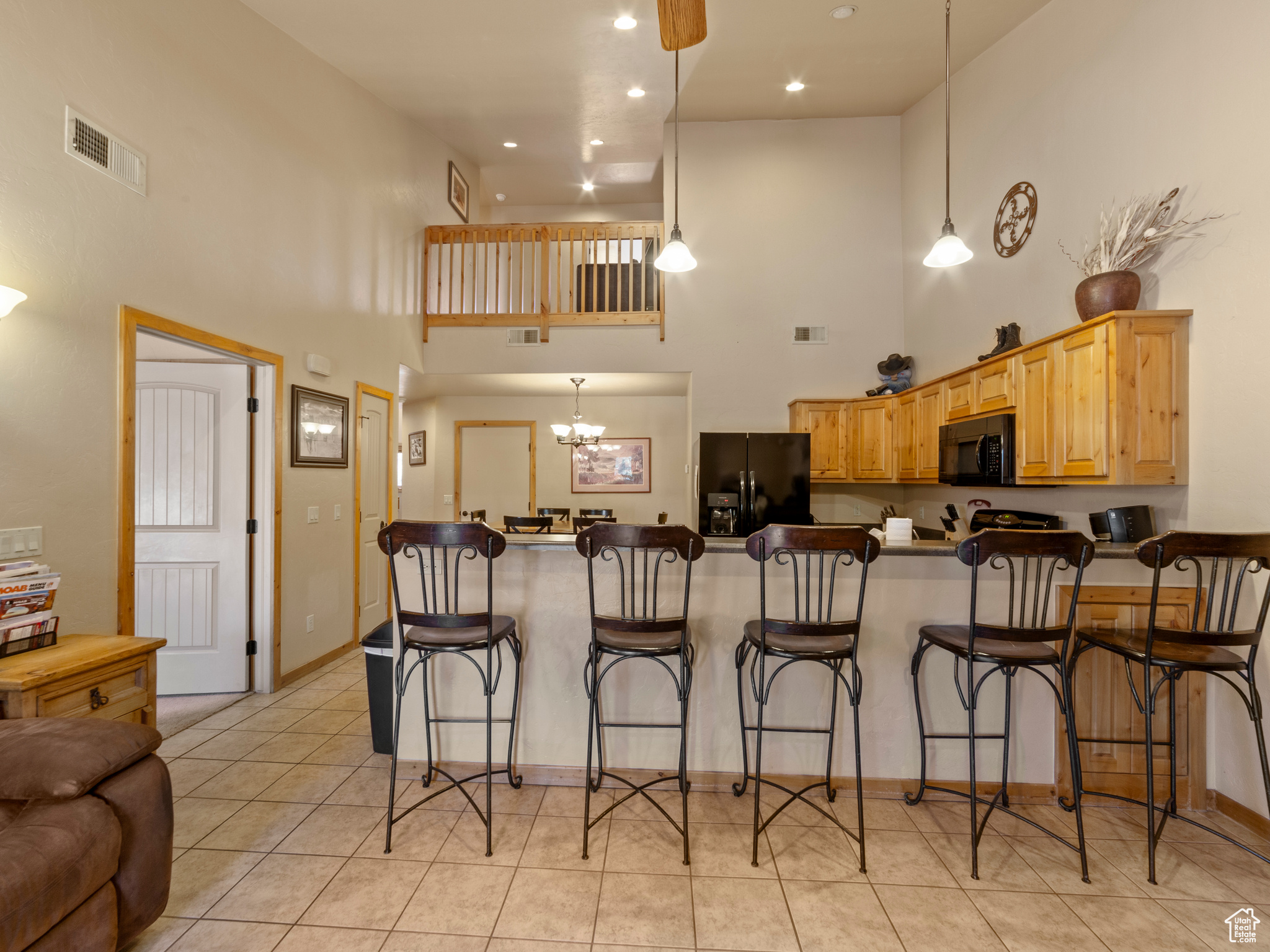 2 DESERT WIND DR #2