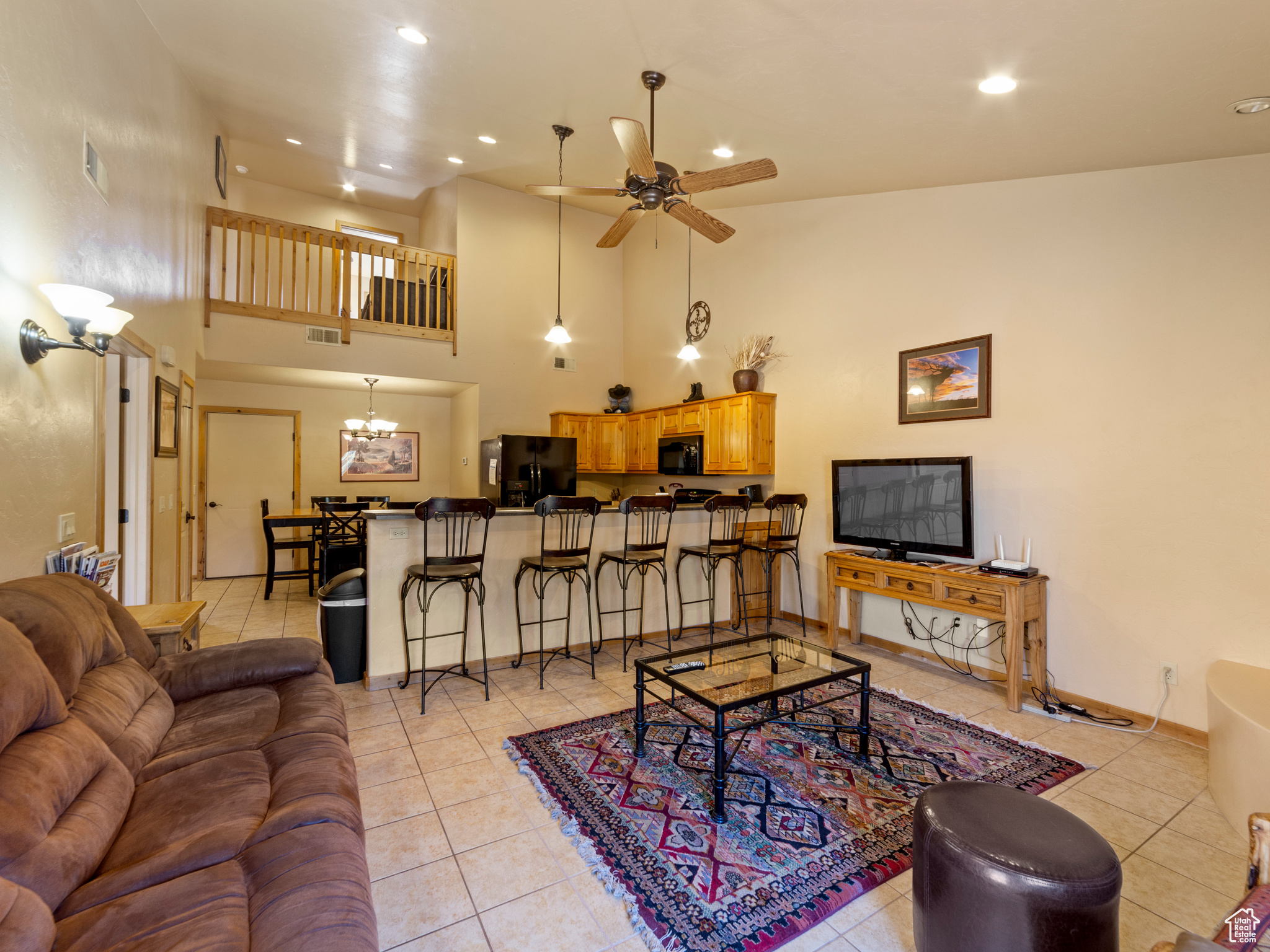 2 DESERT WIND DR #2