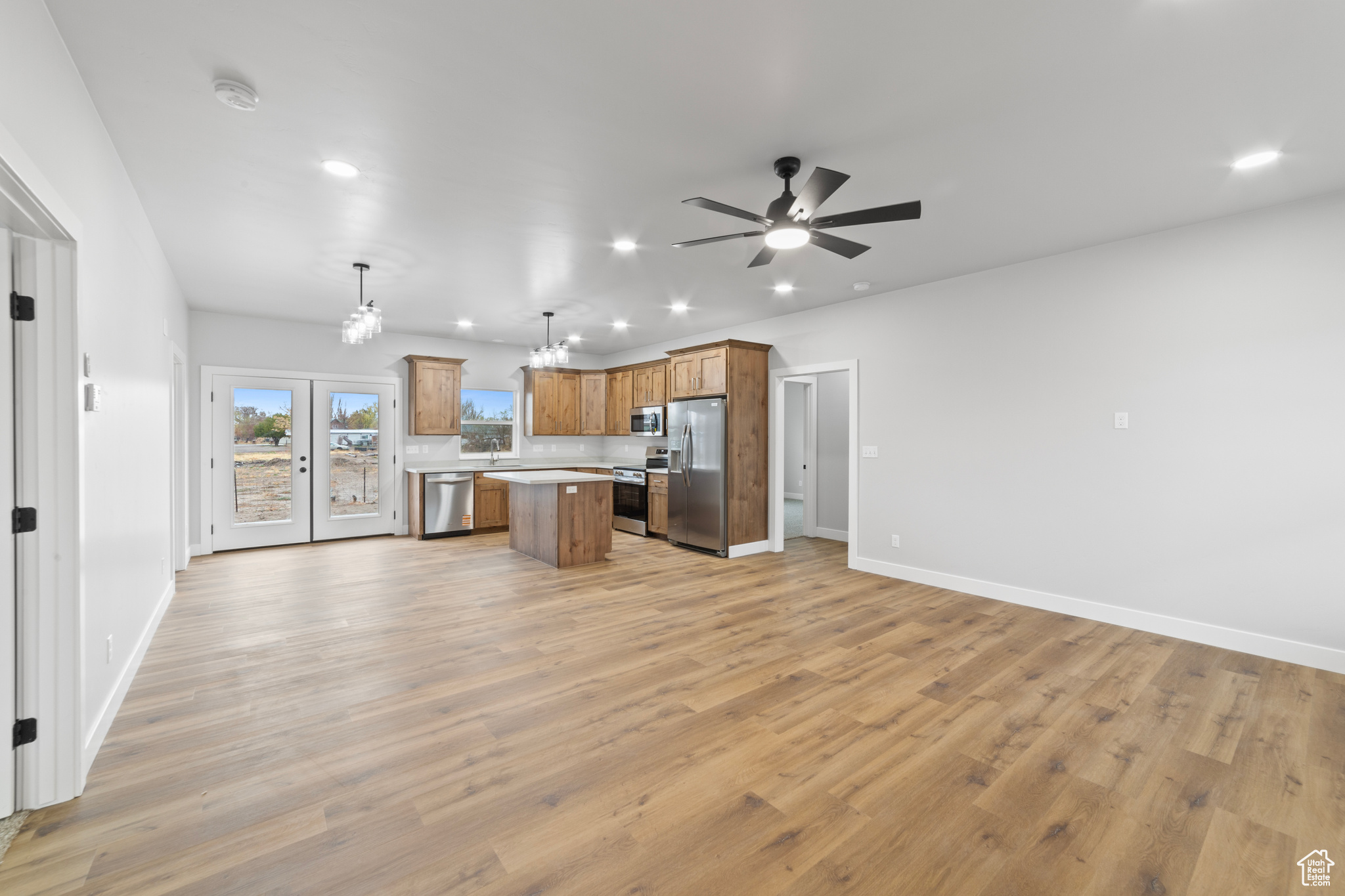 245 E TIDWELL AVE #5