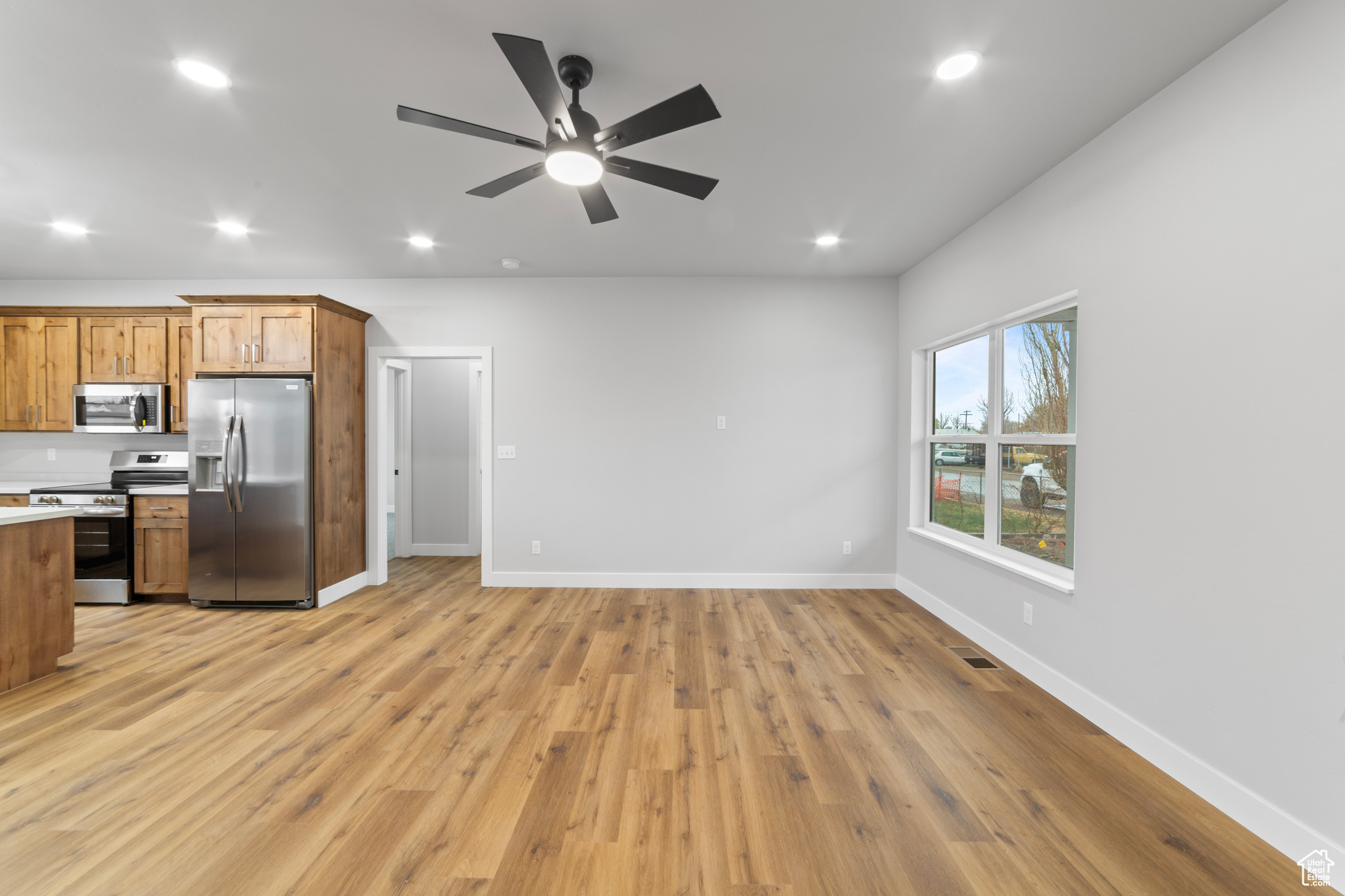 245 E TIDWELL AVE #5