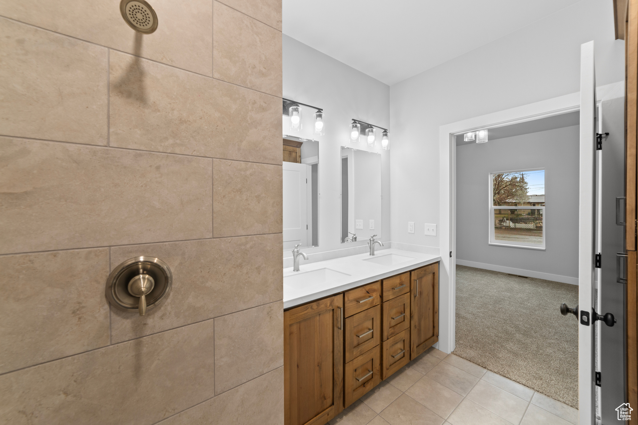 245 E TIDWELL AVE #5