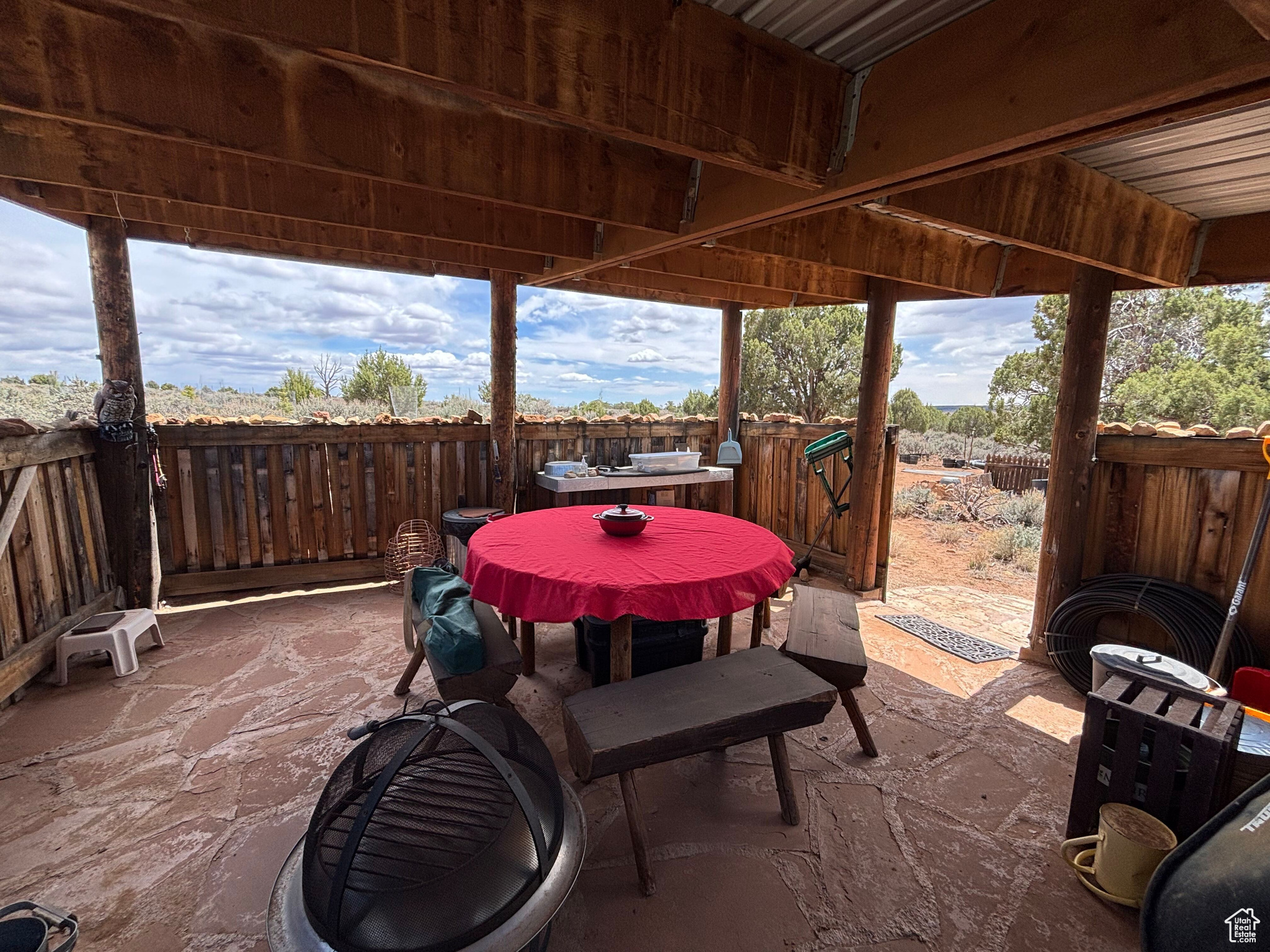 123 E HICKMAN FLATS RD