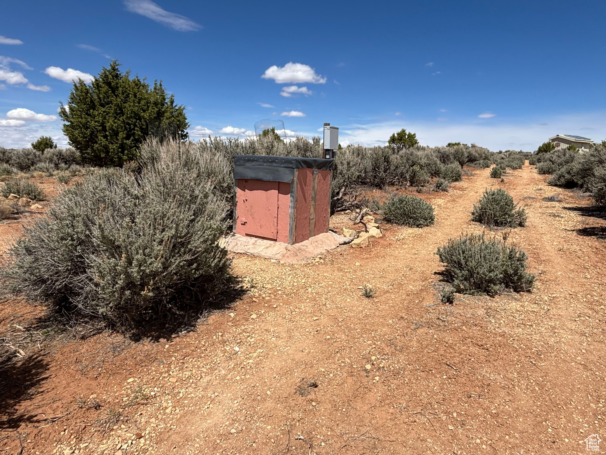 123 E HICKMAN FLATS RD