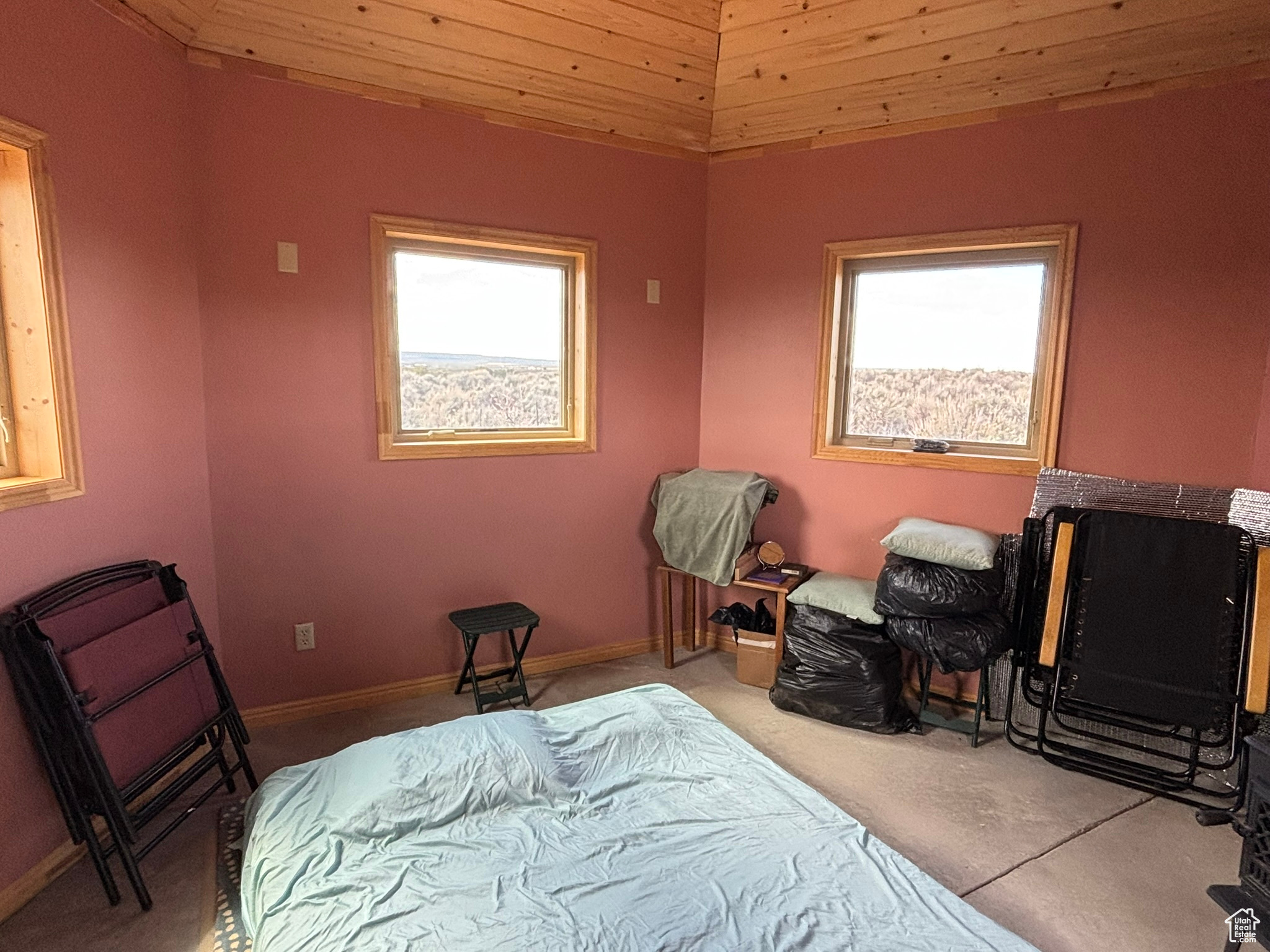 123 E HICKMAN FLATS RD