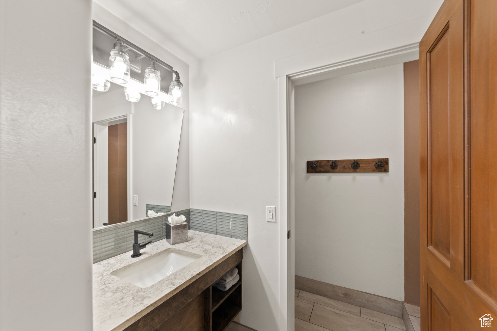 212 100 WEST 200 #212