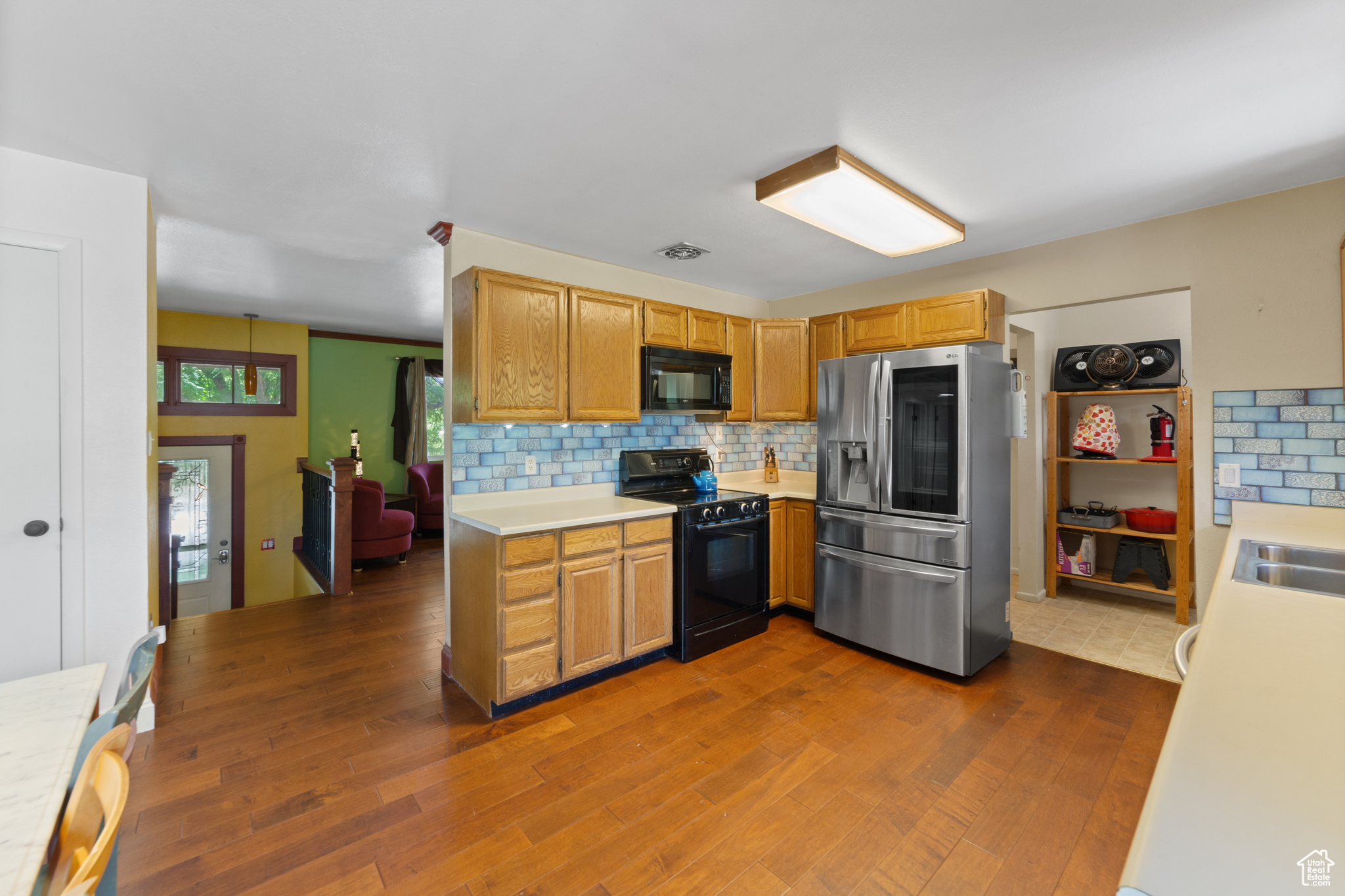 684 N MCCORMICK BLVD