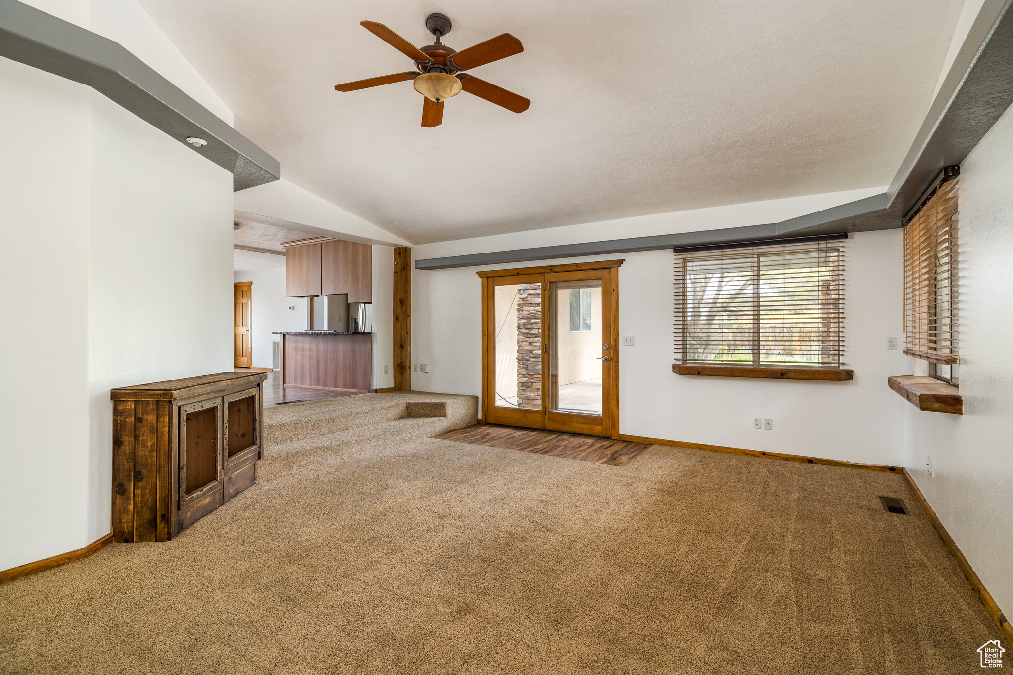 709 W BARTLETT CIR