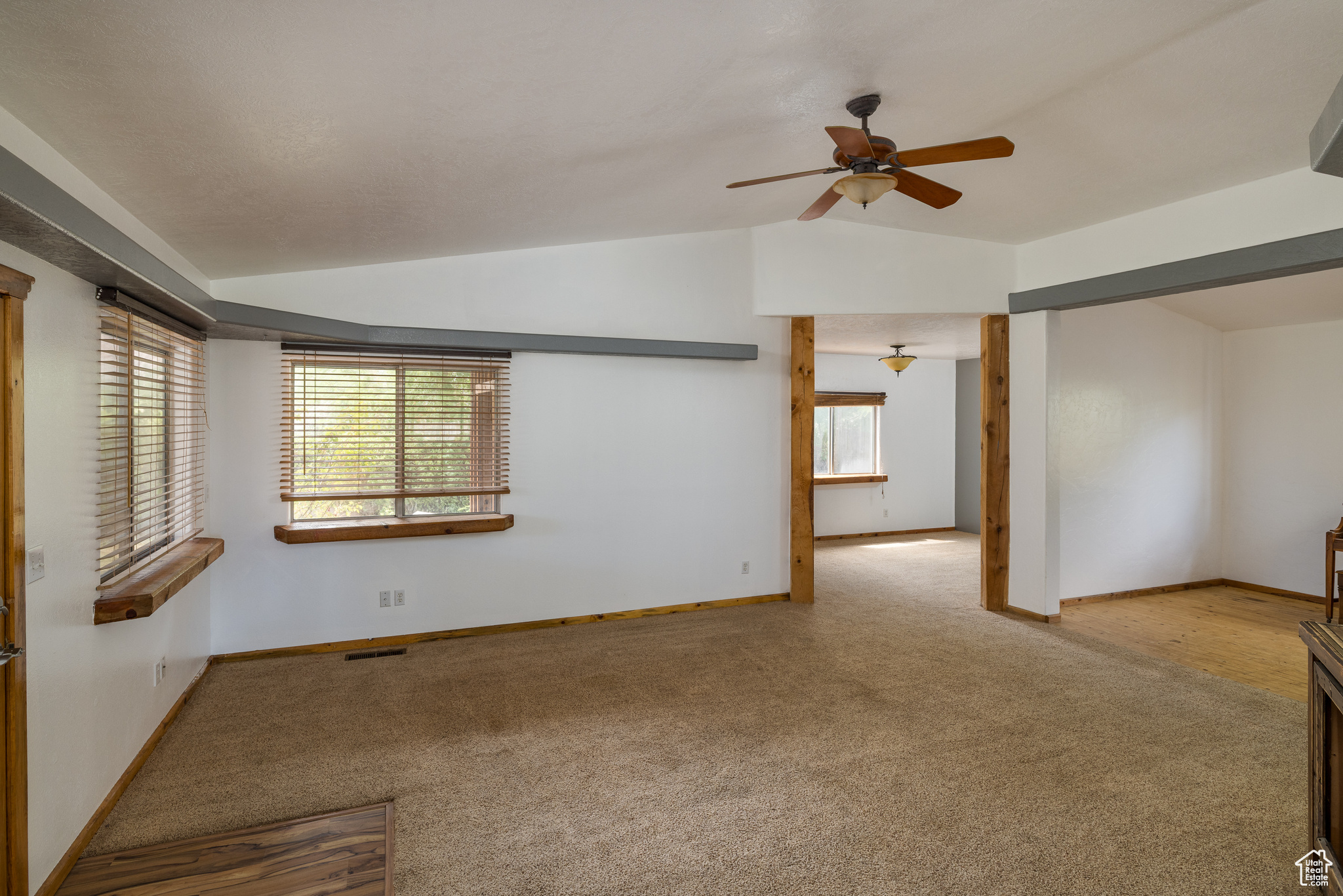 709 W BARTLETT CIR