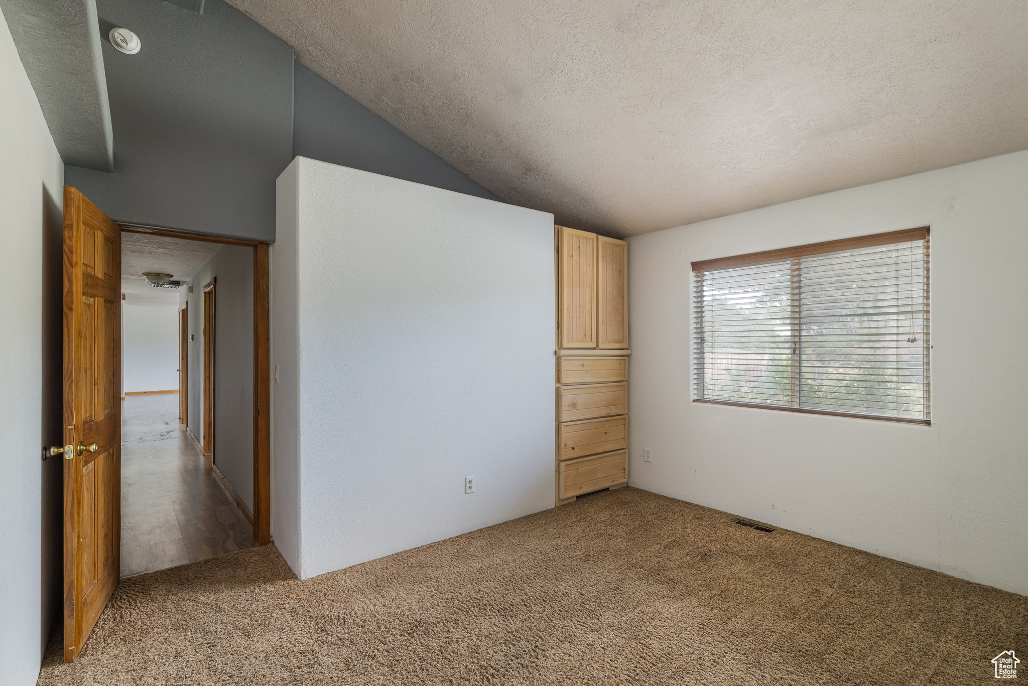 709 W BARTLETT CIR