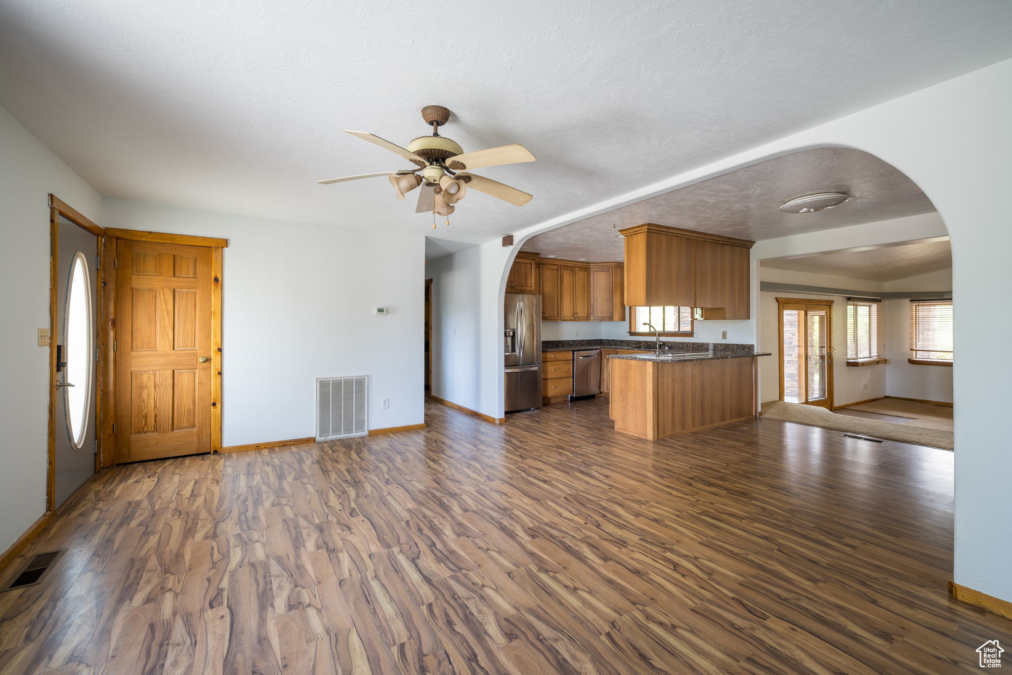 709 W BARTLETT CIR