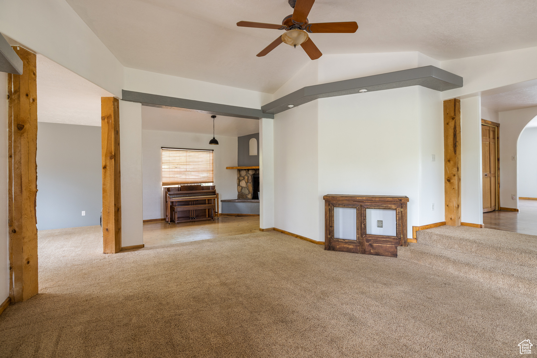 709 W BARTLETT CIR