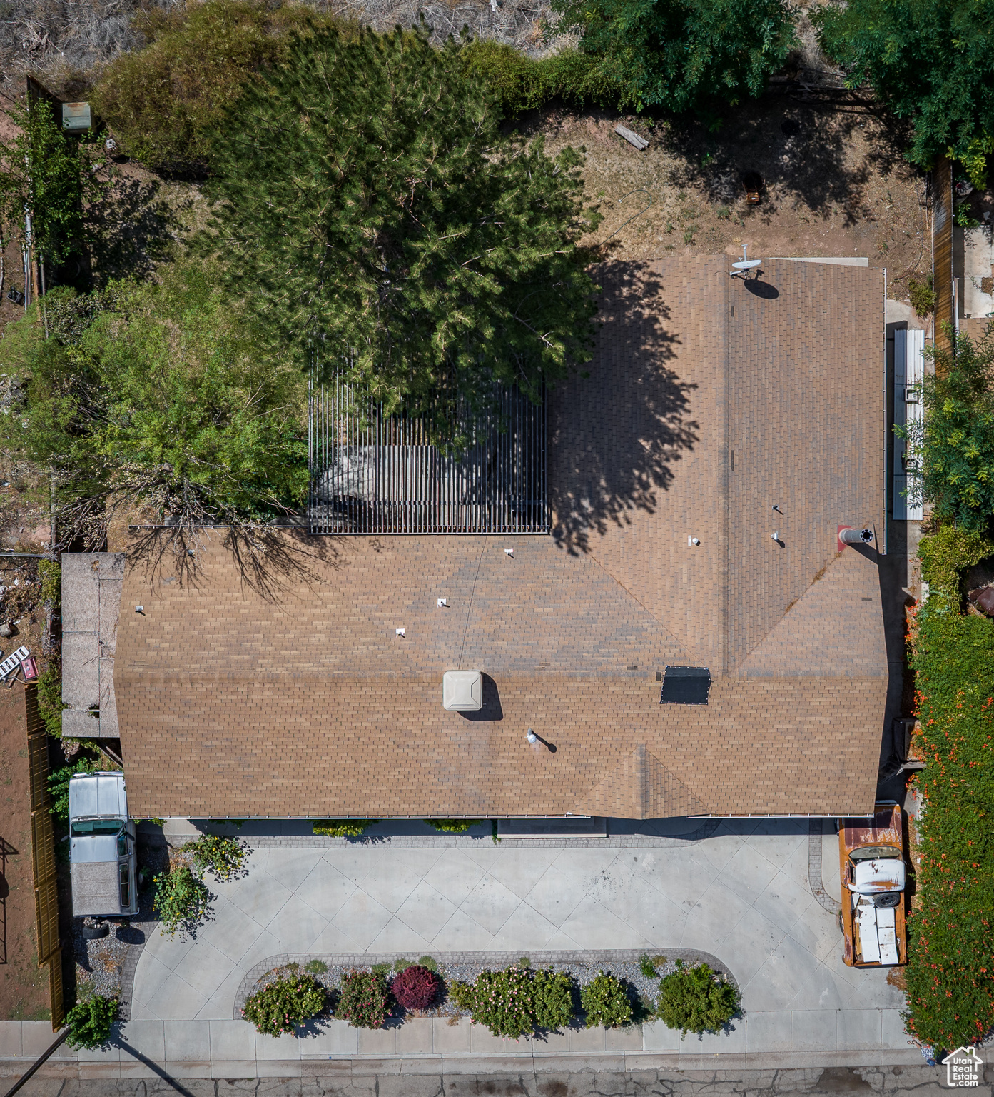 709 W BARTLETT CIR