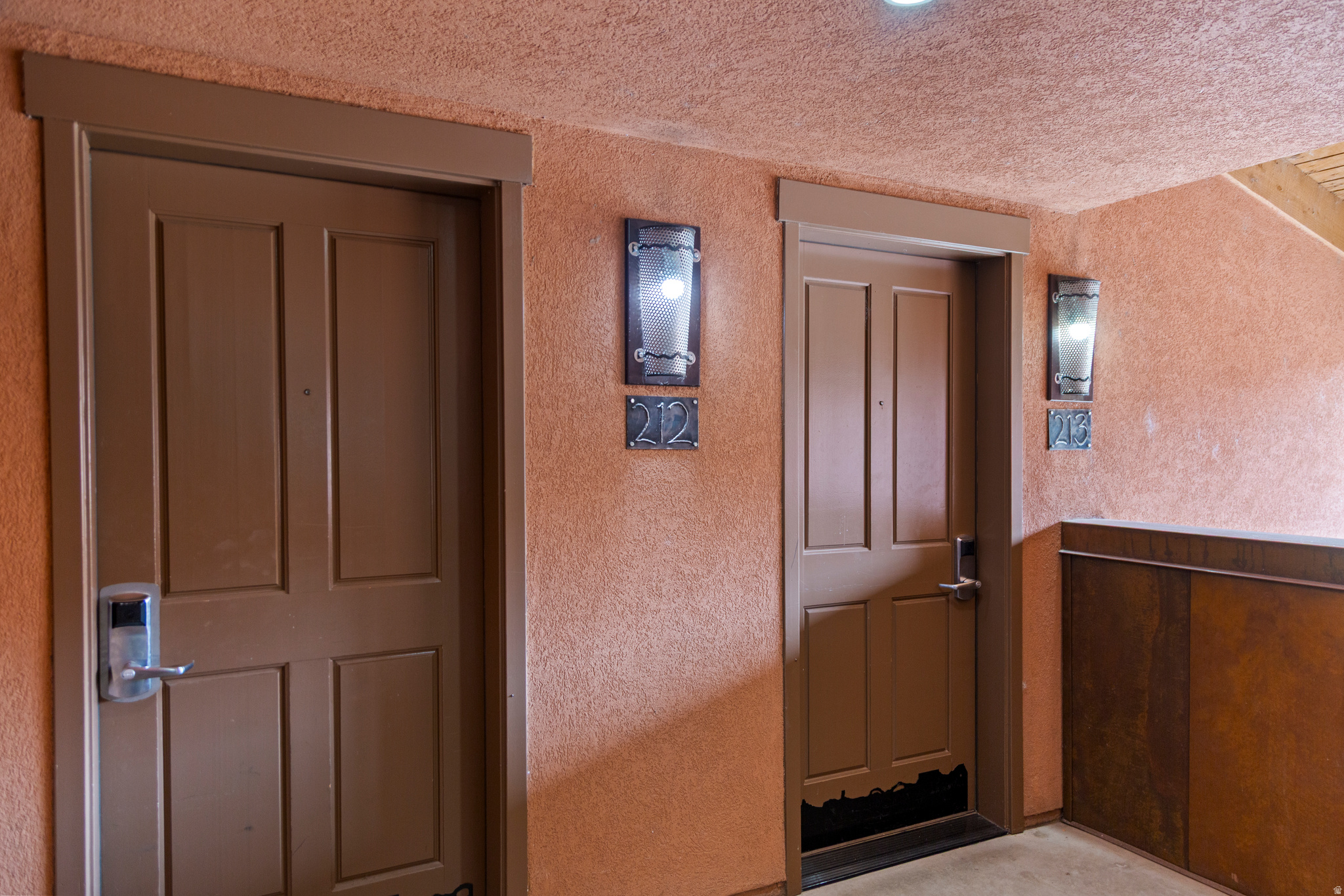 100 W 100 W 200 #212