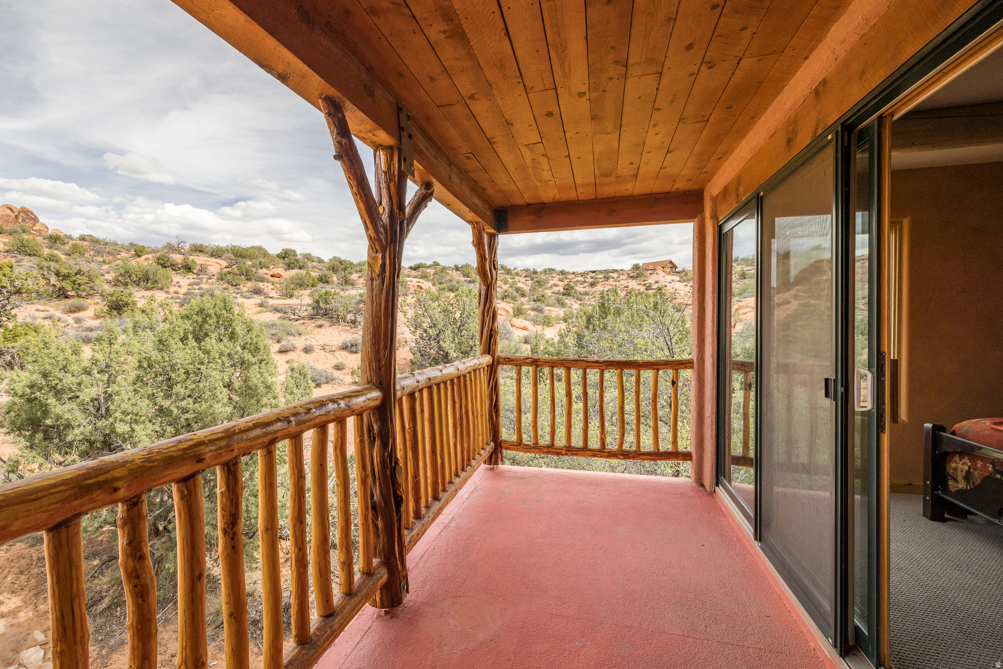 3617 E RED ROCK DR