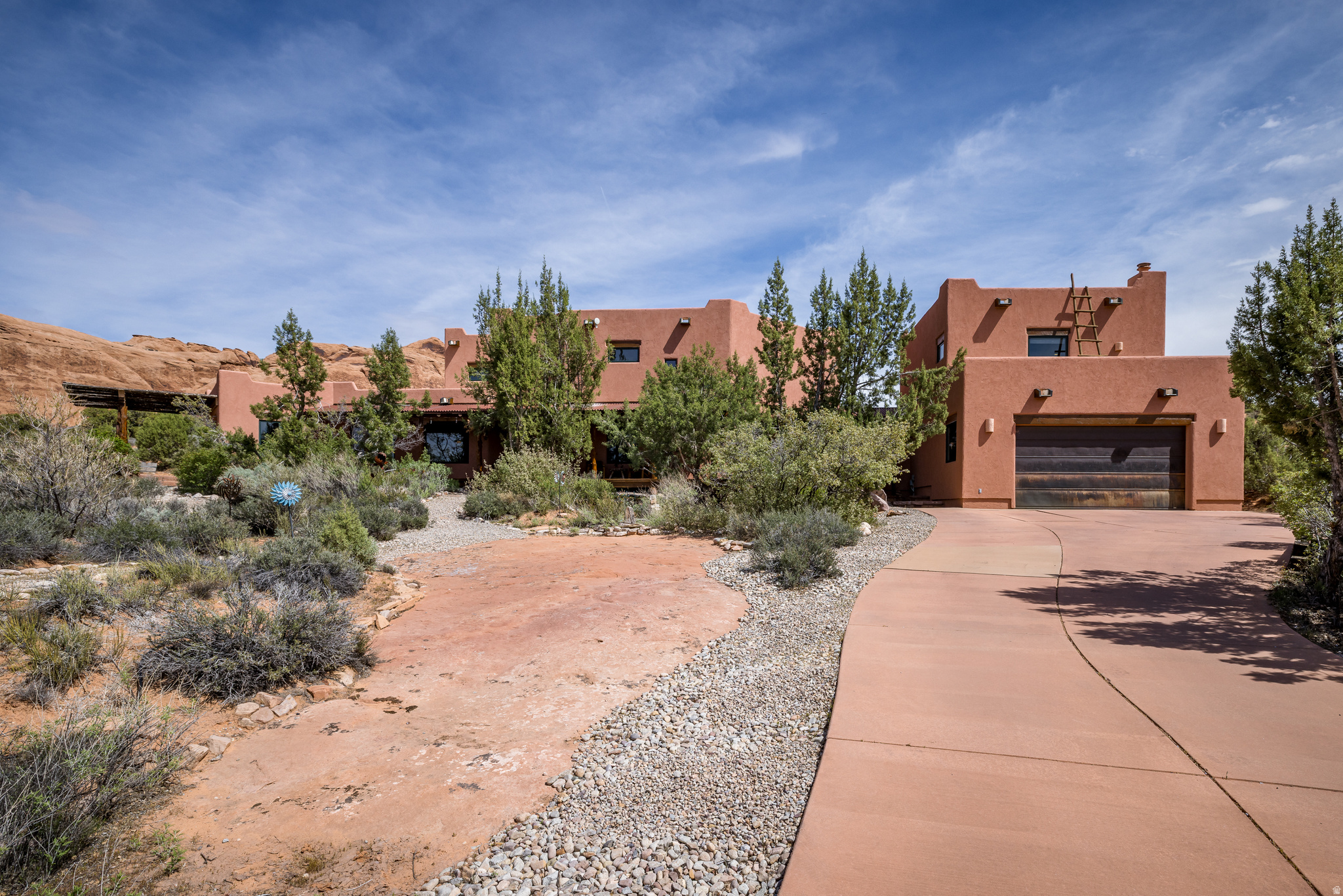 3617 E RED ROCK DR