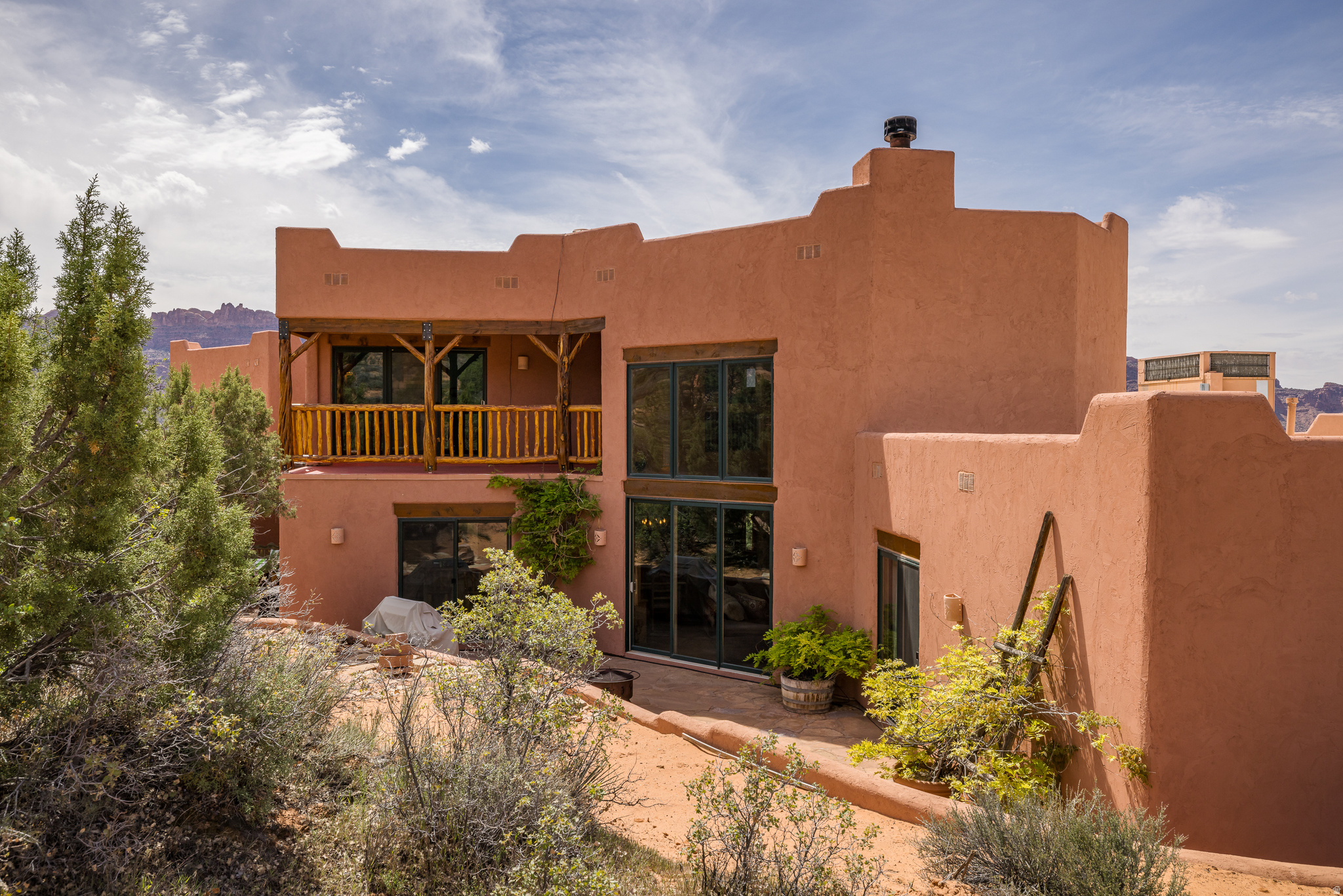 3617 E RED ROCK DR