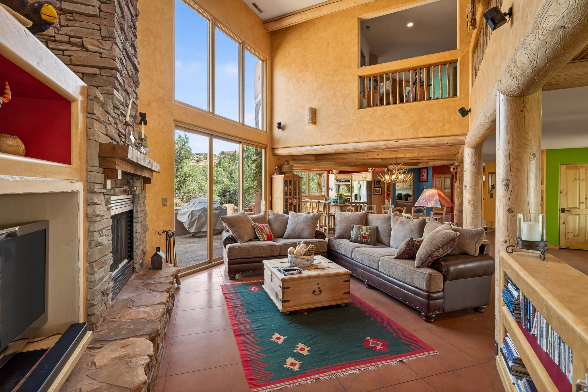 3617 E RED ROCK DR
