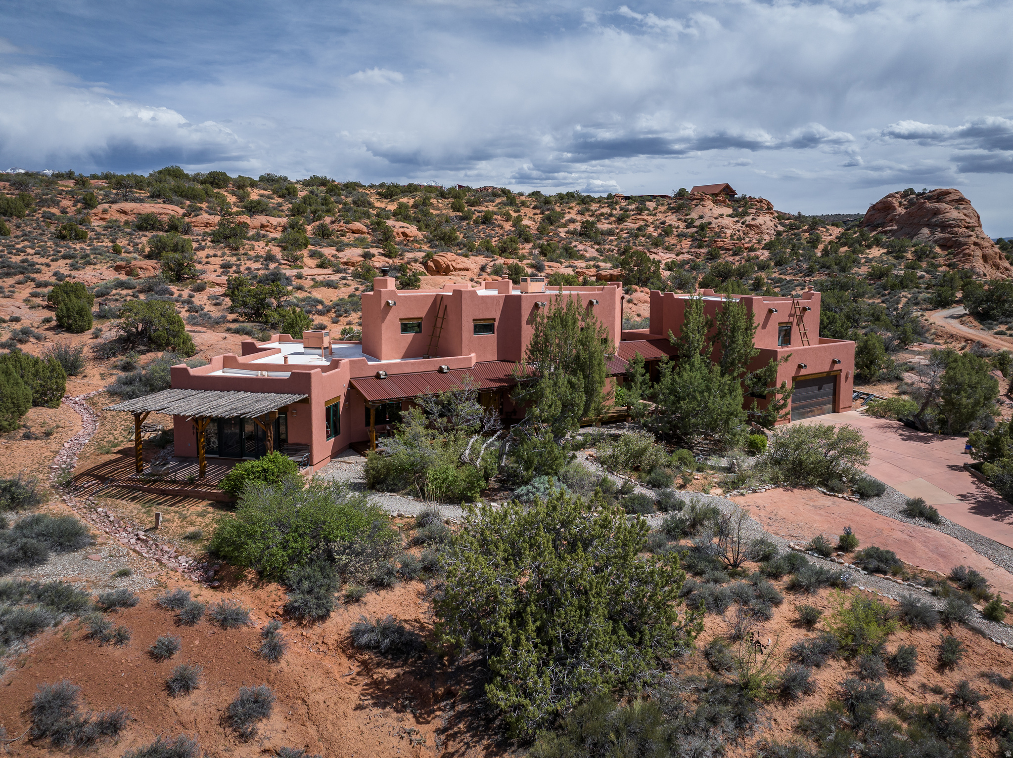 3617 E RED ROCK DR