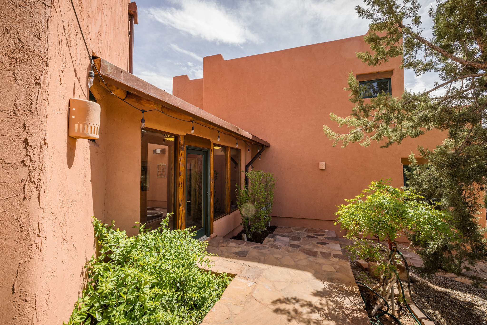 3617 E RED ROCK DR