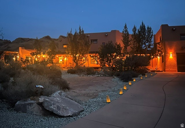 3617 E RED ROCK DR