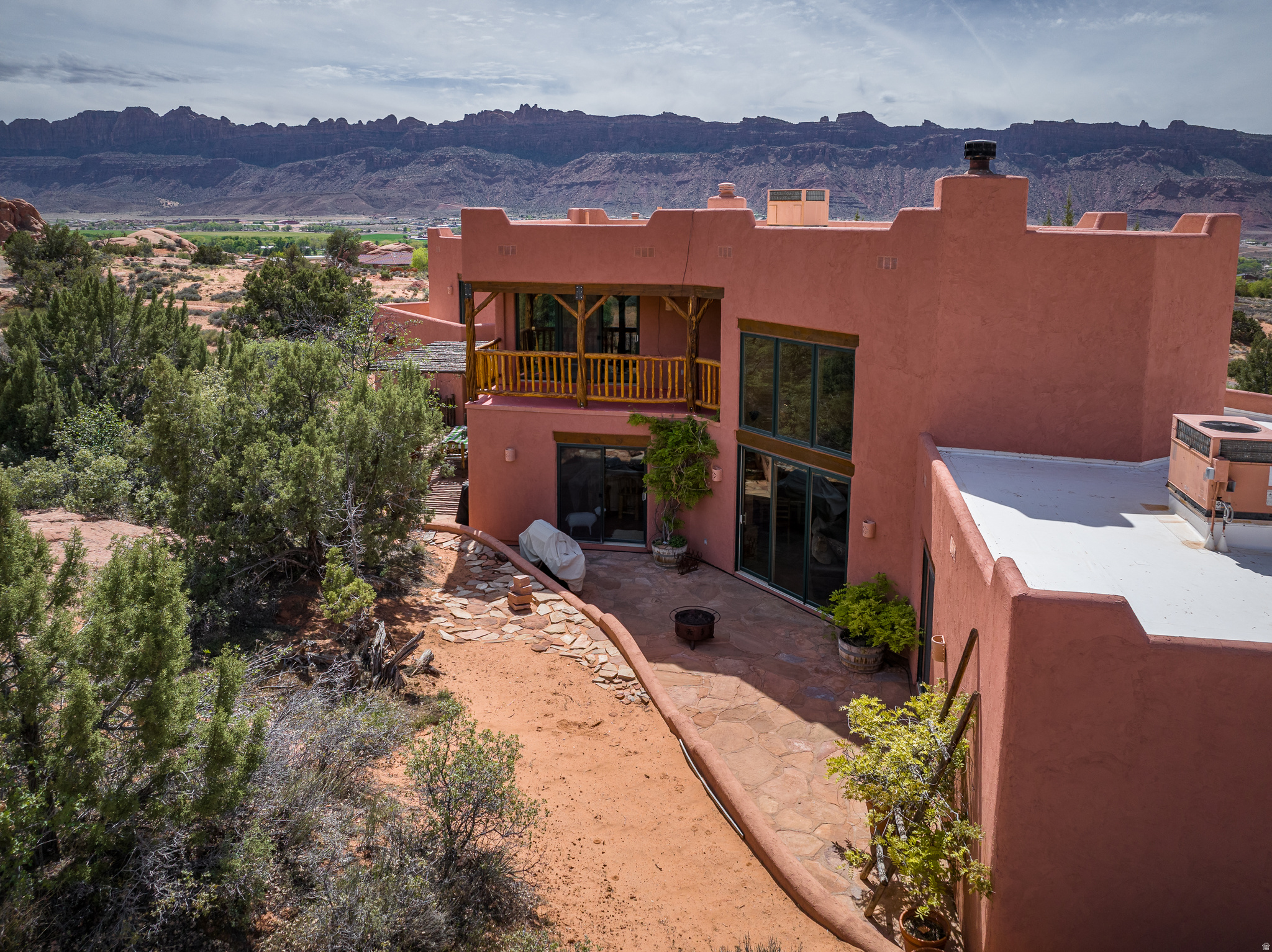 3617 E RED ROCK DR