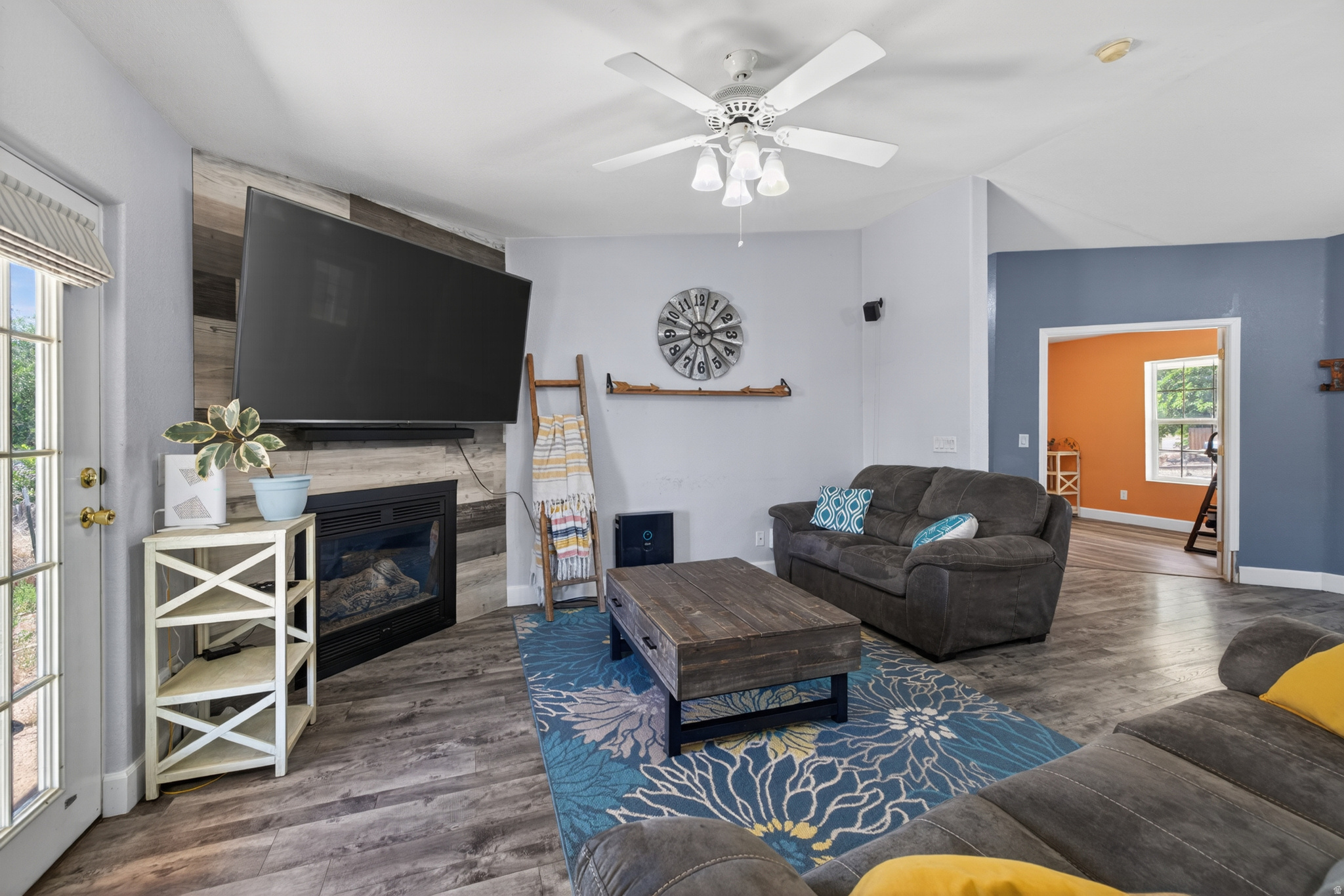 1106 LANCE AVE