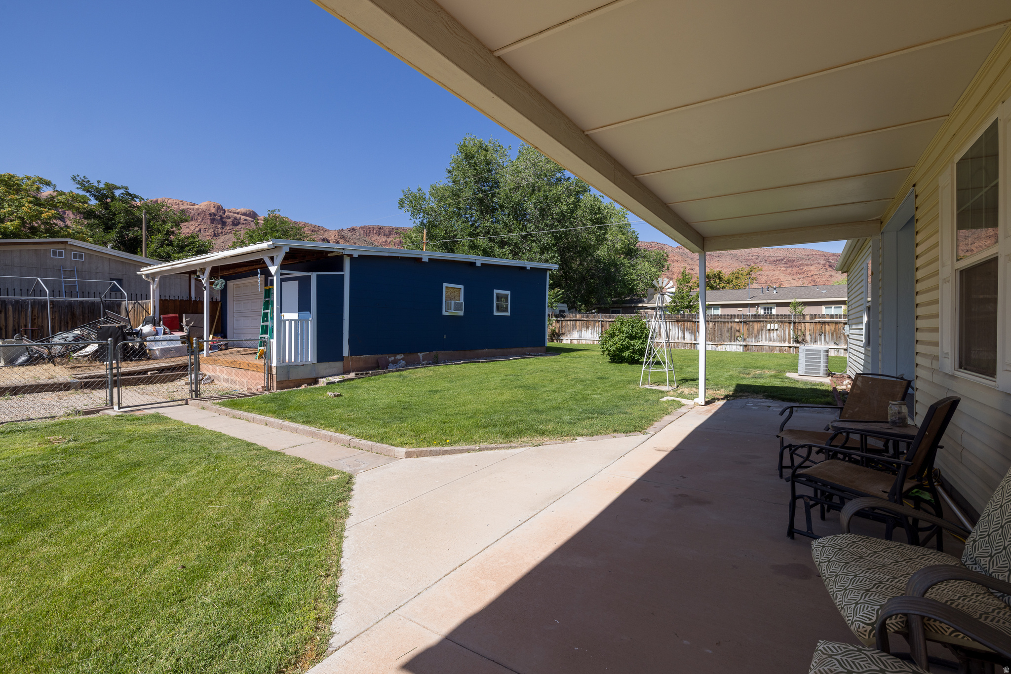 1106 LANCE AVE