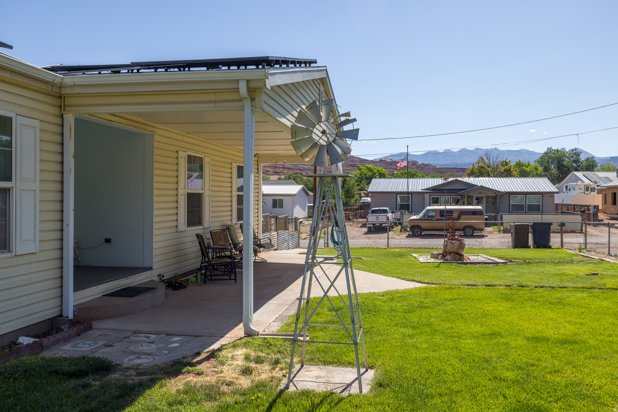 1106 LANCE AVE