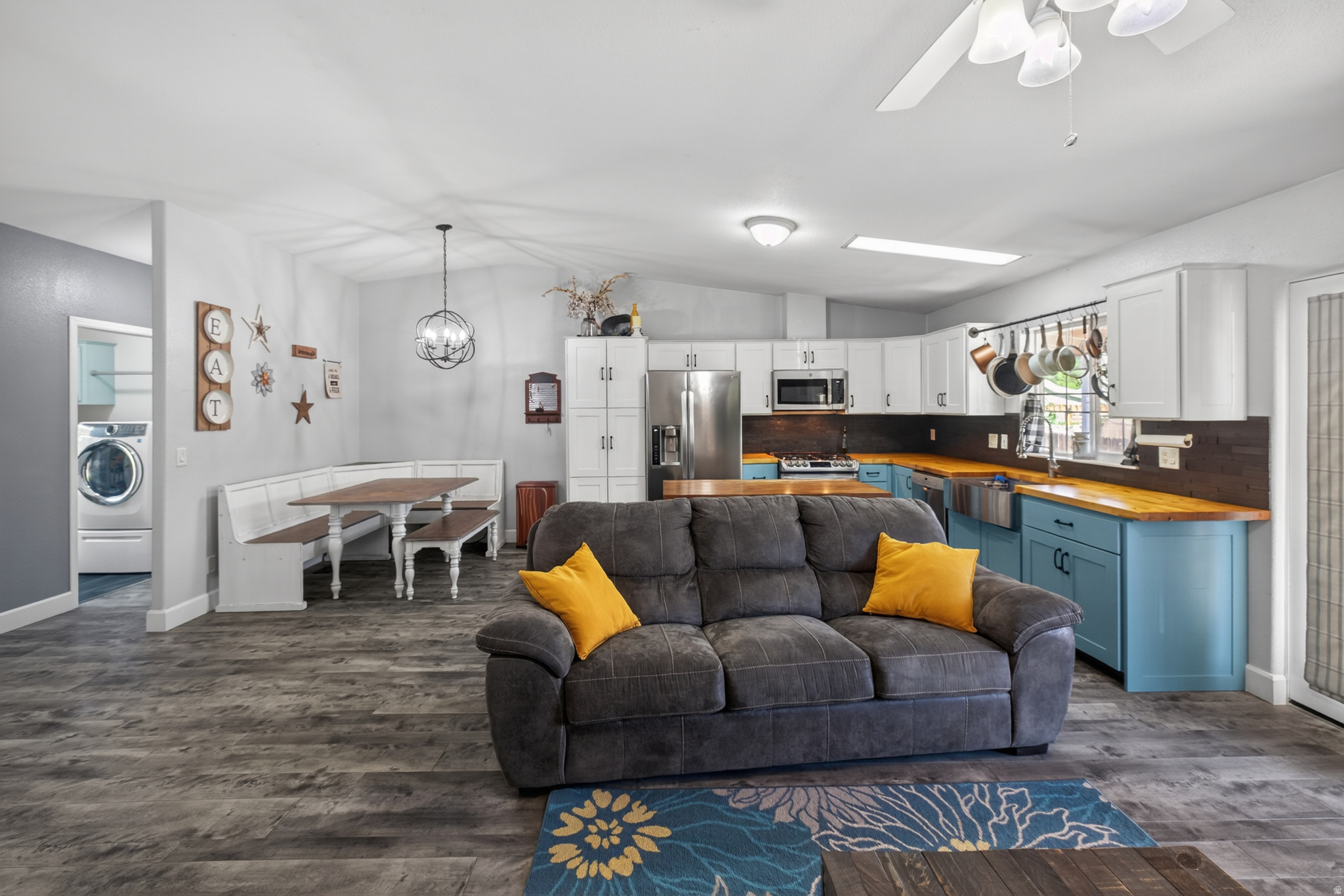 1106 LANCE AVE